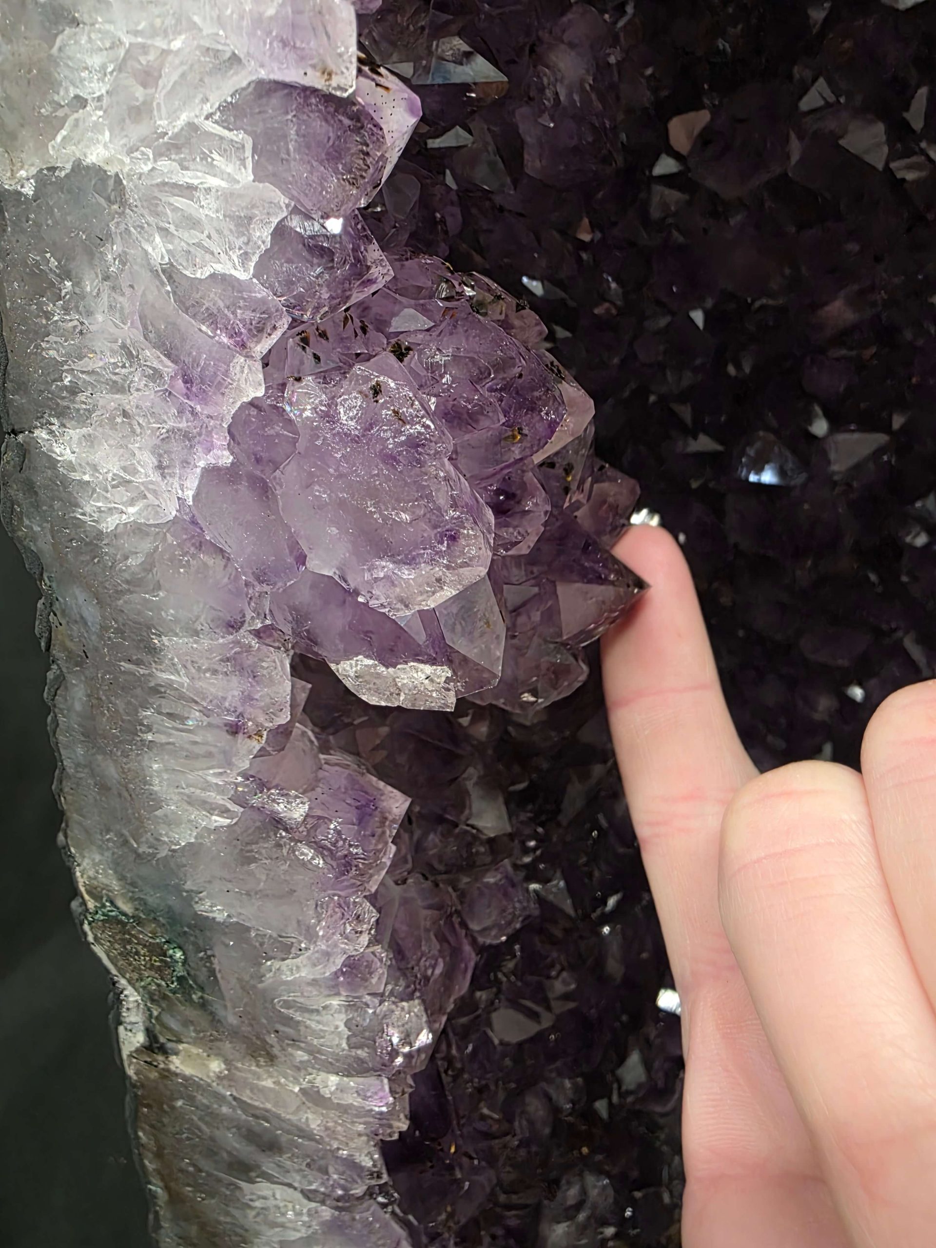 Amethyst Geode 1107 7-9