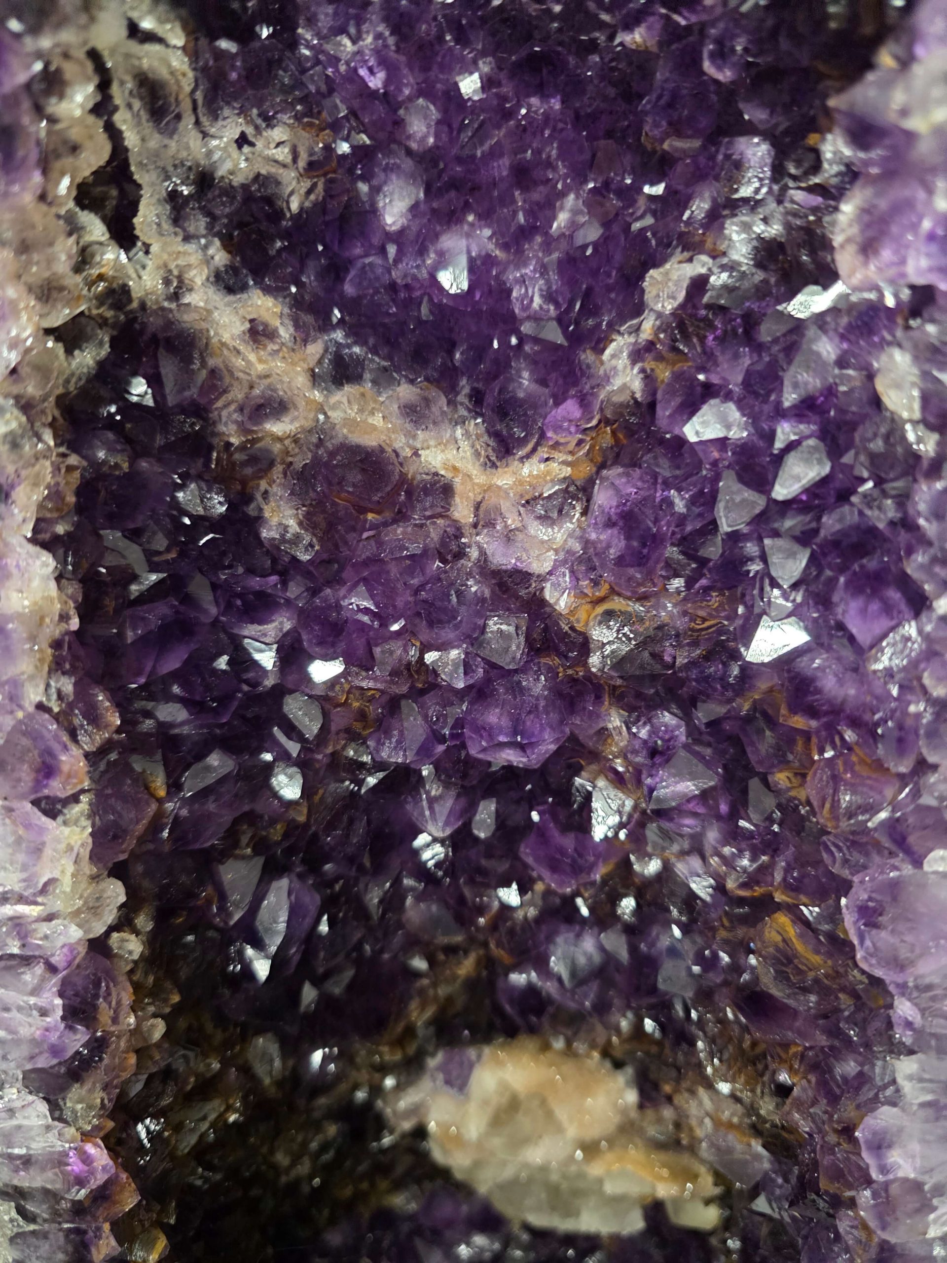Amethyst Geode 1076 5-12