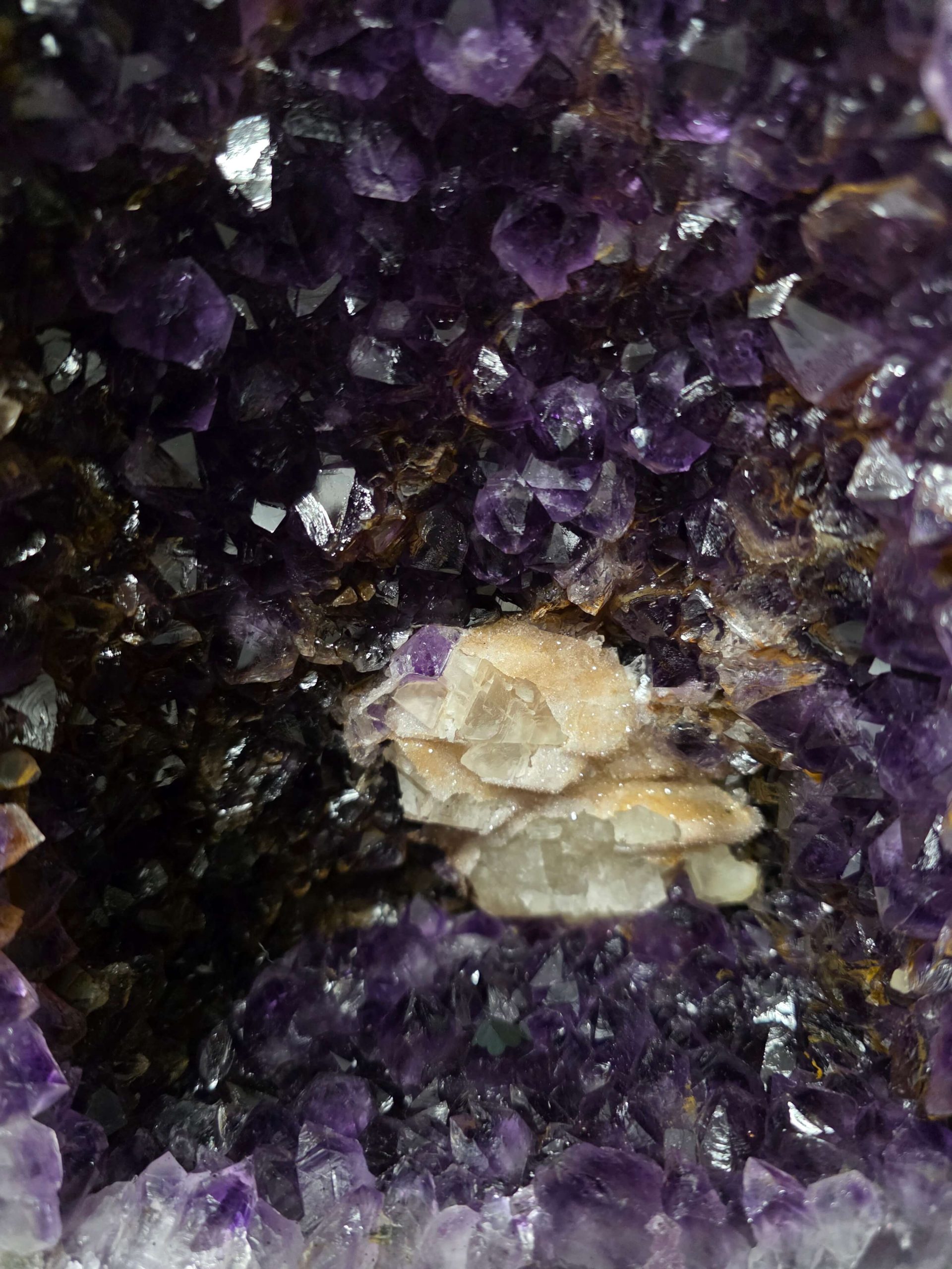 Amethyst Geode 1076 6-12