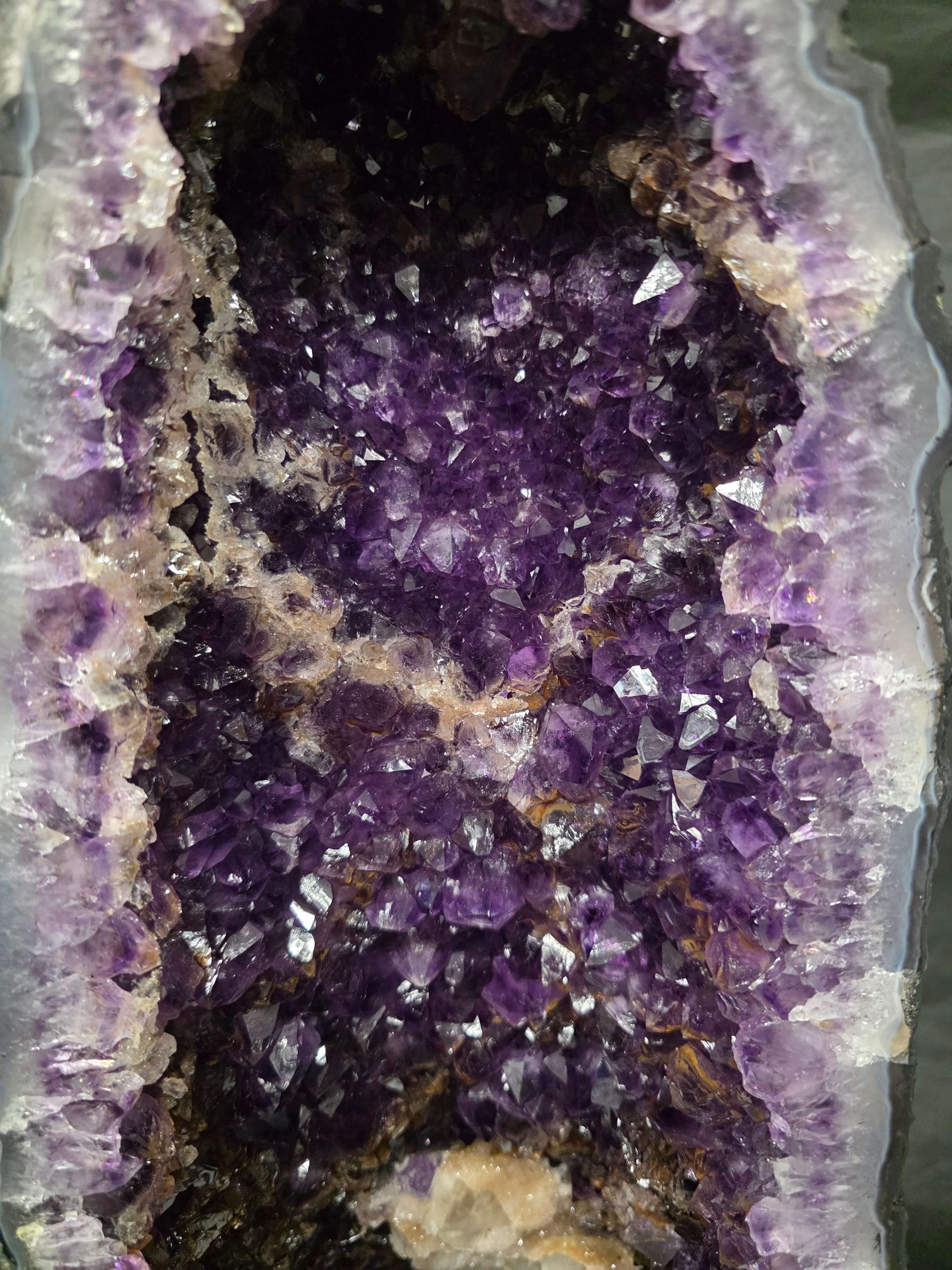 Amethyst Geode 1076 9-12