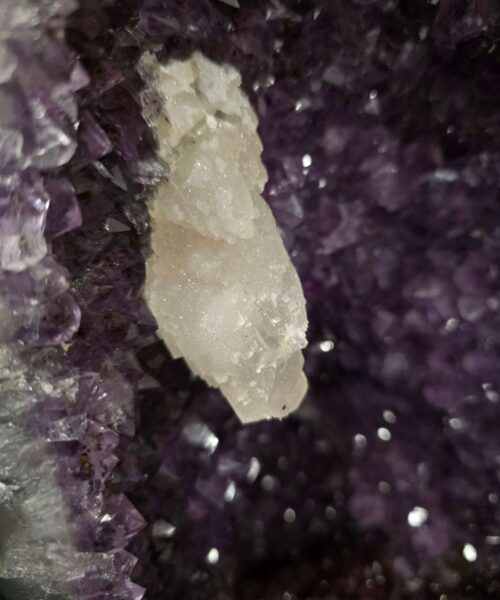 Tall Amethyst Crystal Geode 1110 Premium Queen Grade 24.34kg H46xW22xD18cm - Image 5