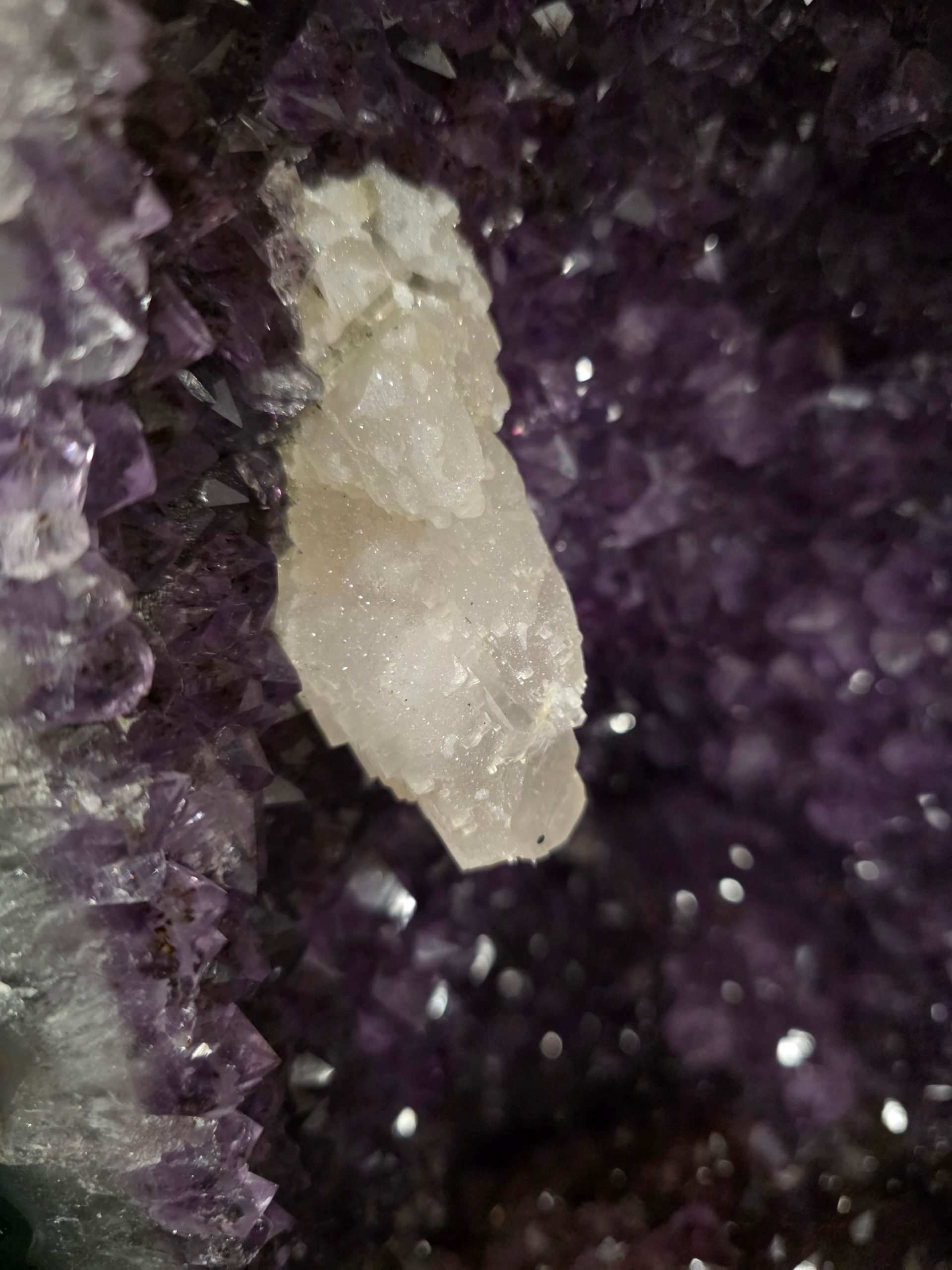 Amethyst Geode 1110 5-12