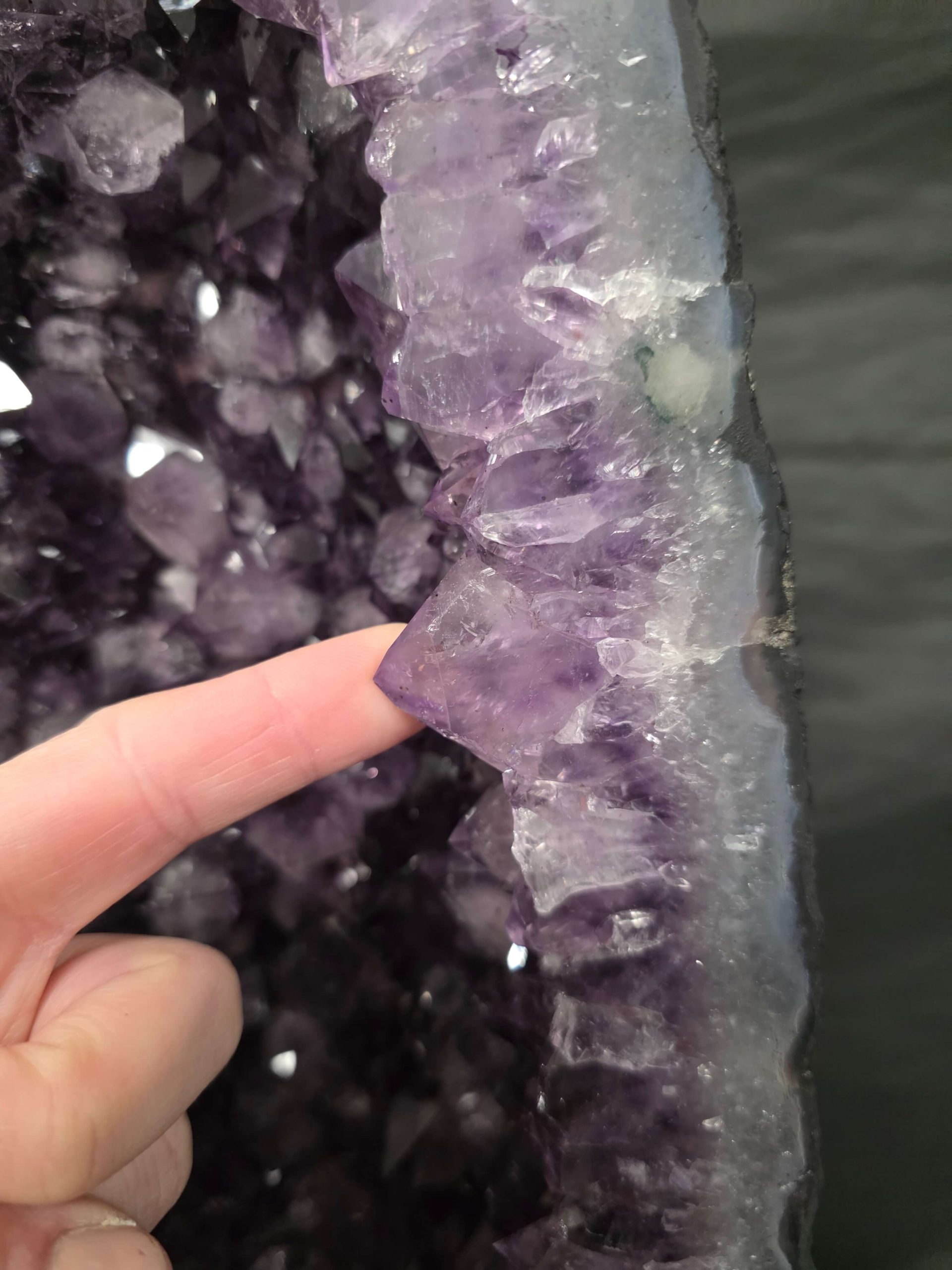Amethyst Geode 1115 8-12