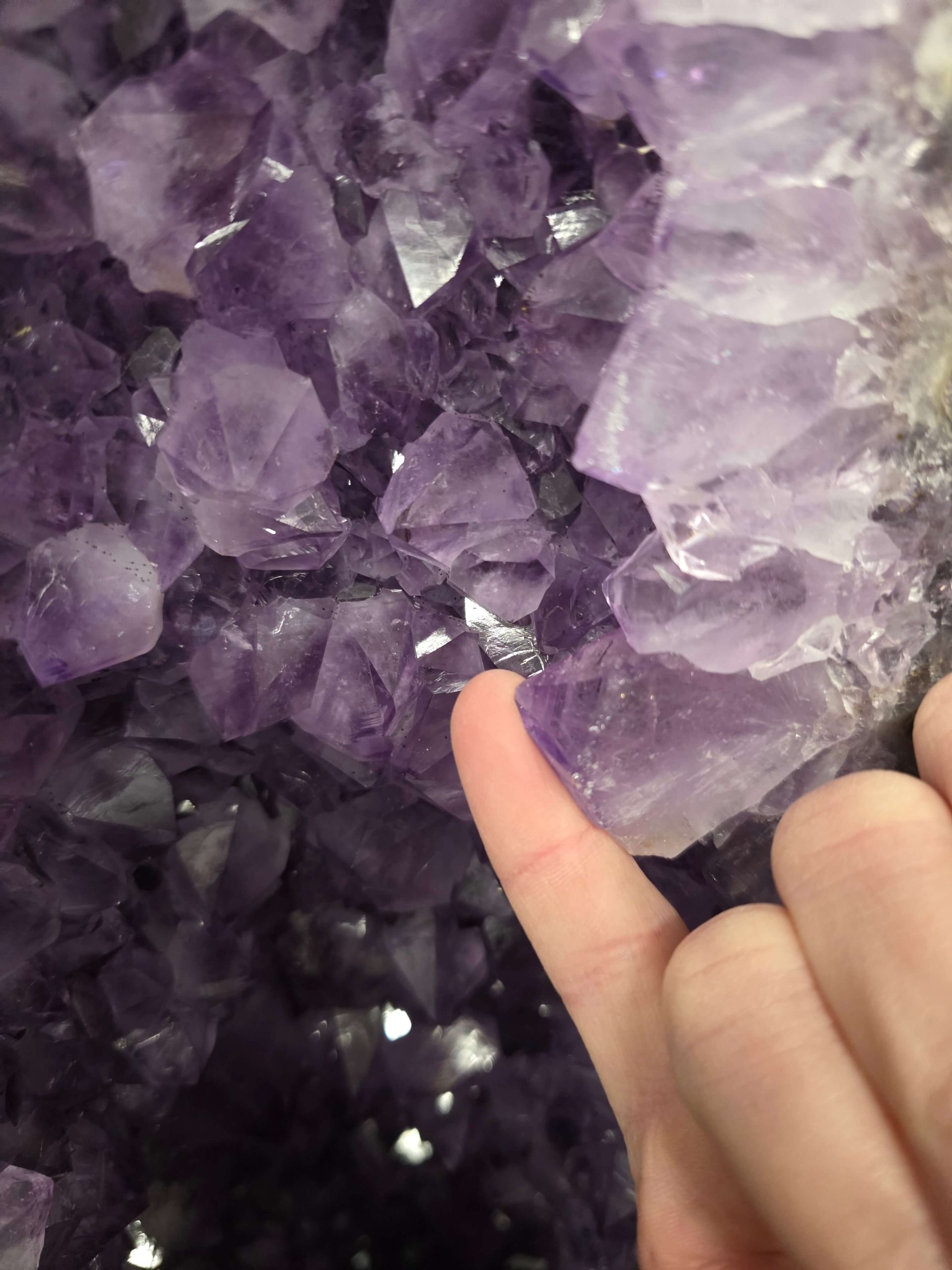 Amethyst Geode 1116 12-12