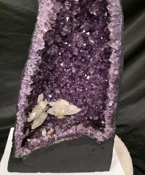 Tall Amethyst Crystal Geode 1118 Premium Queen Grade 26.88kg H70xW27xD20cm - Image 8