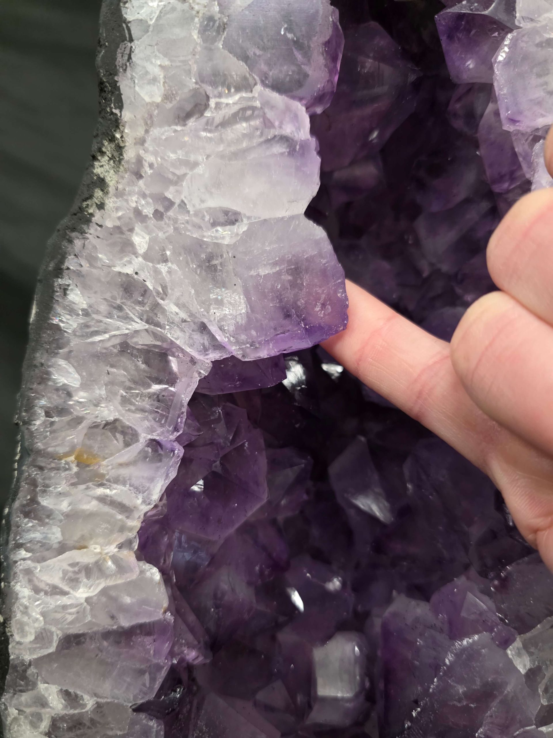 Amethyst Geode 1119 8-12