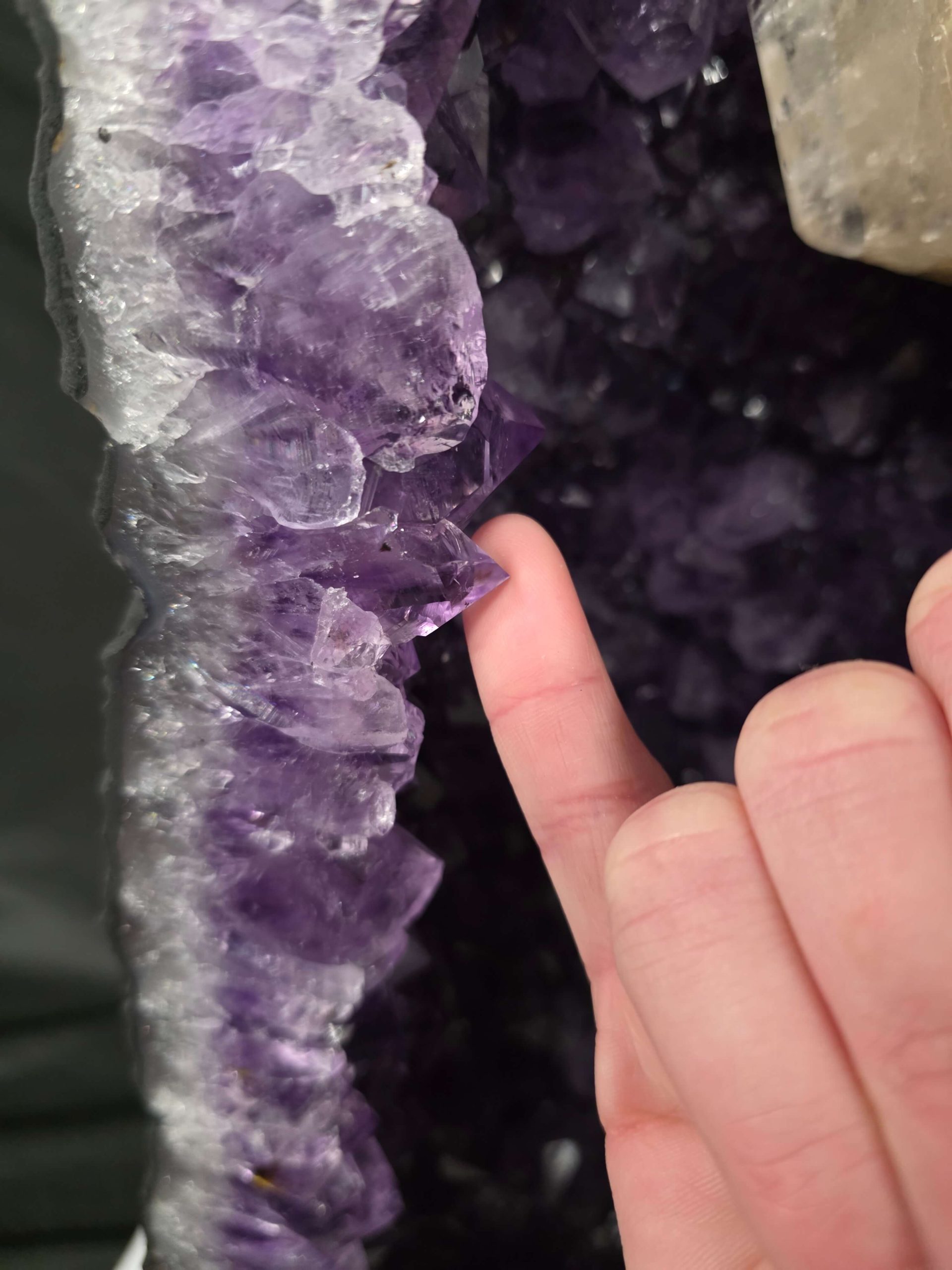 Tall Amethyst Crystal Geode 1124 Premium Queen Grade 30.31kg H62xW28xD16cm - Image 7
