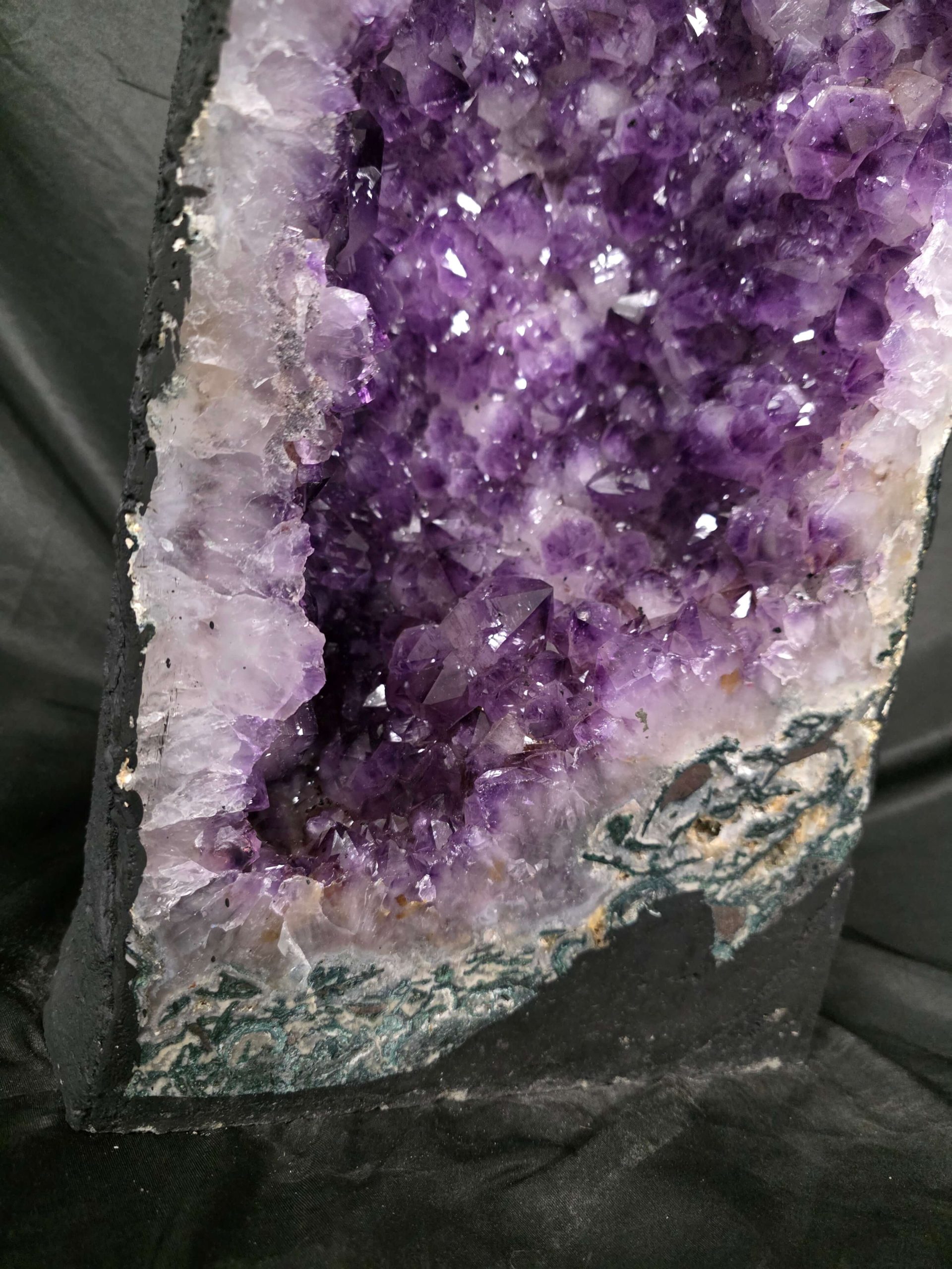 Amethyst Geode 1128 12-12