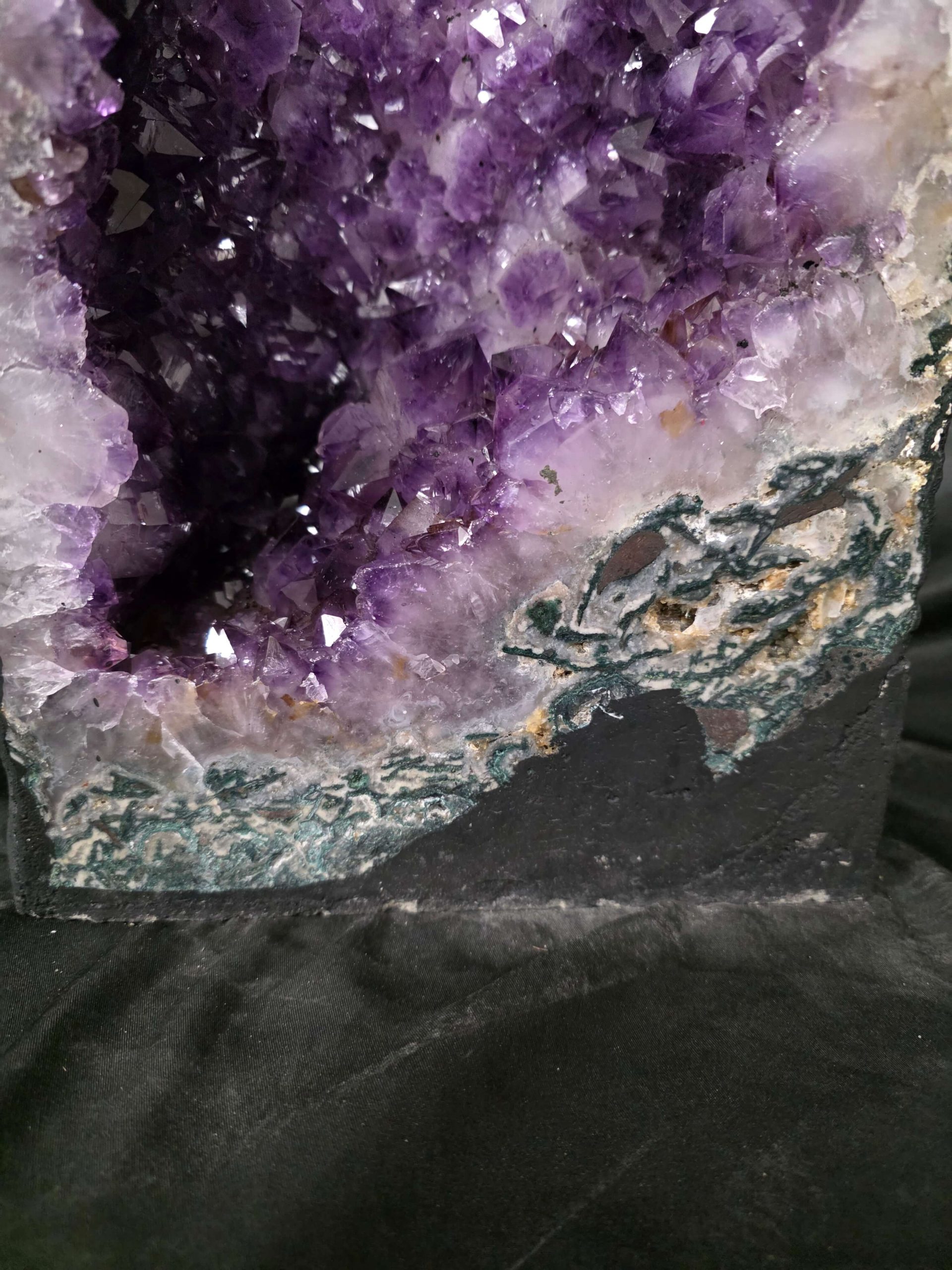 Amethyst Geode 1128 4-12