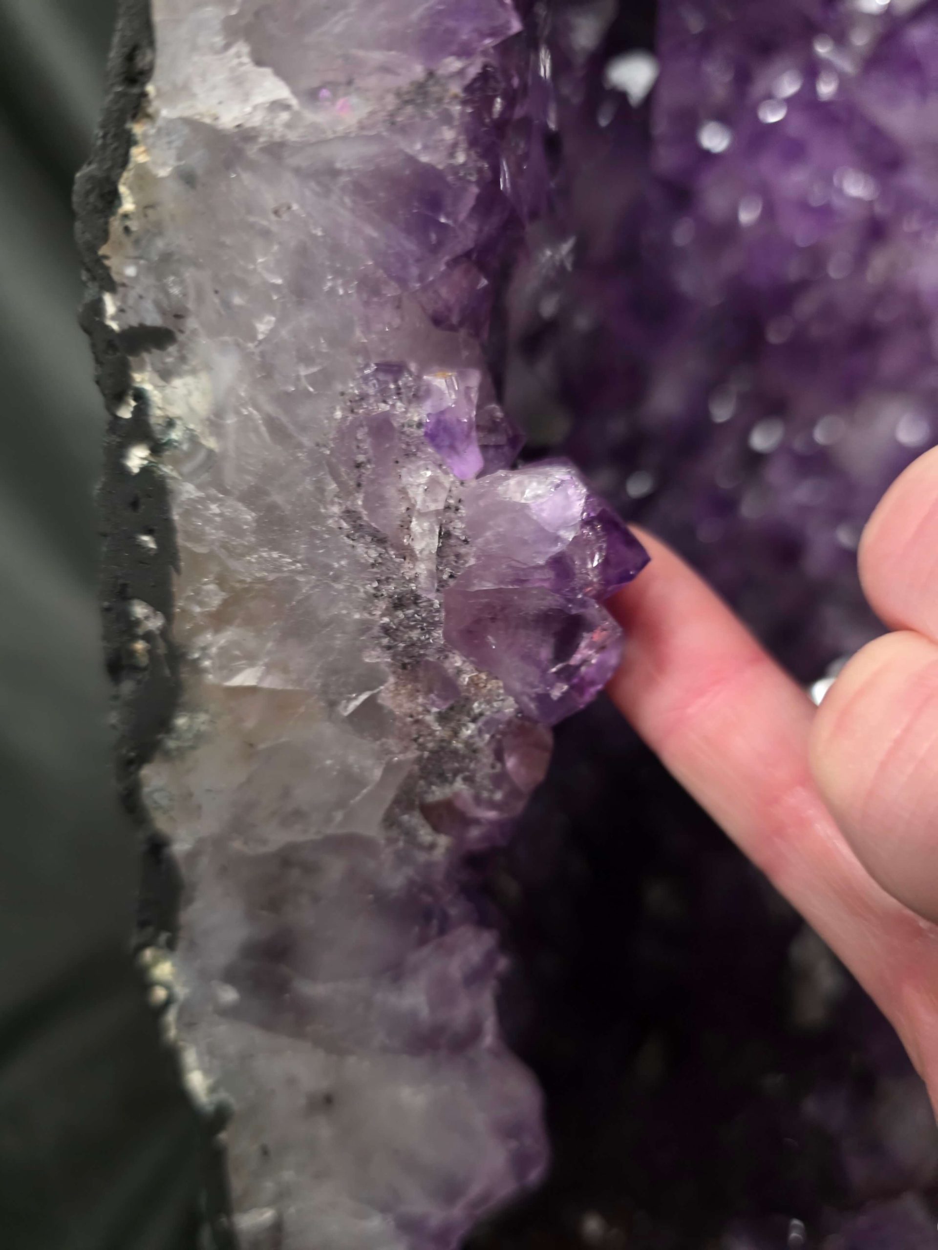 Amethyst Geode 1128 9-12