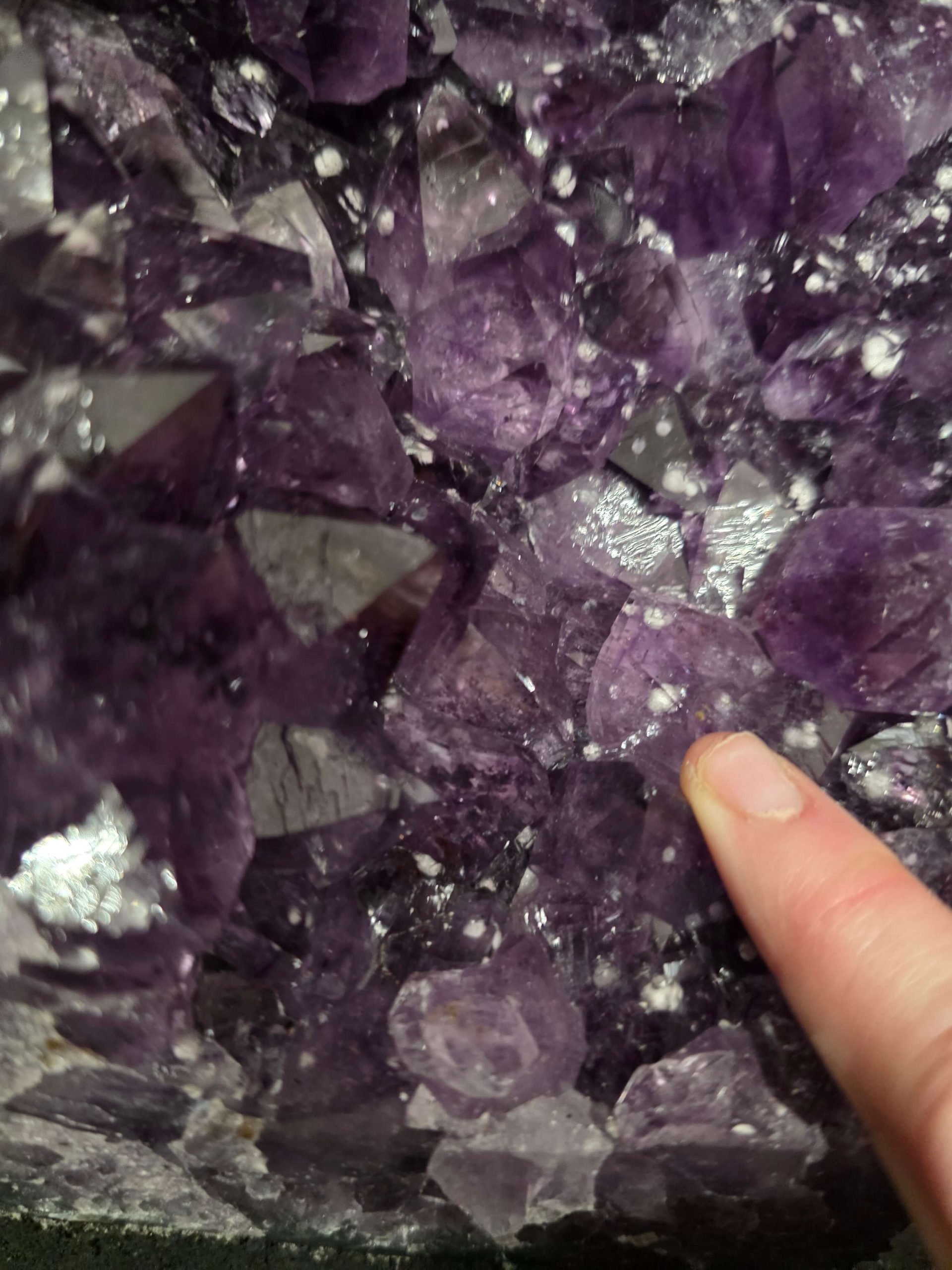 Amethyst Geode 1131 9-12