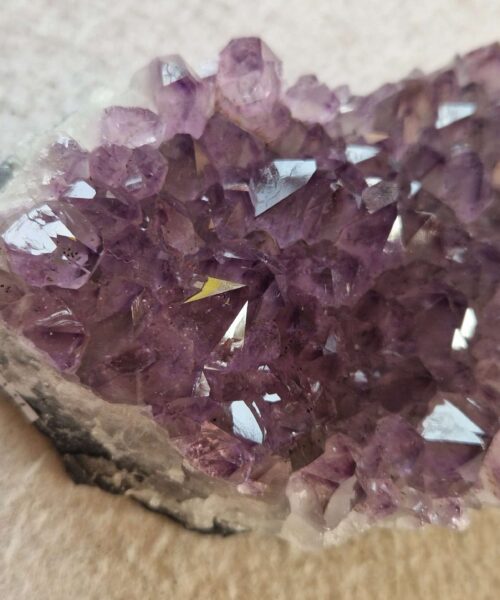 Large Premium High Grade Amethyst Raw Druzy Cluster Piece 114 - 702g H4.5xW13xD8cm - Image 9