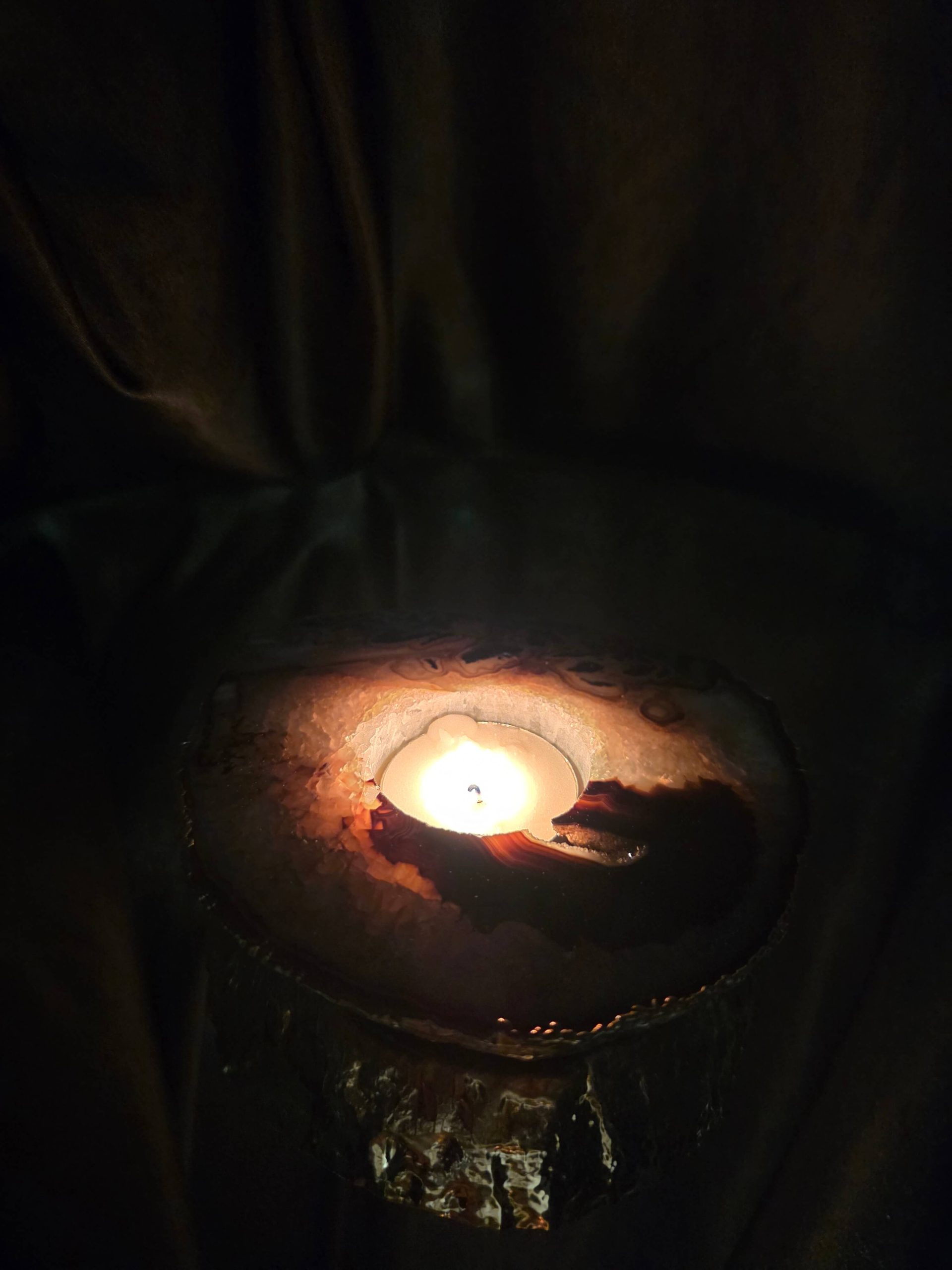Black Agate Slice 1 Handpicked 538g H2xW13xD12cm Microcrystalline Quartz Gold Gilded 24ct Tealight Candle Holder - Image 12