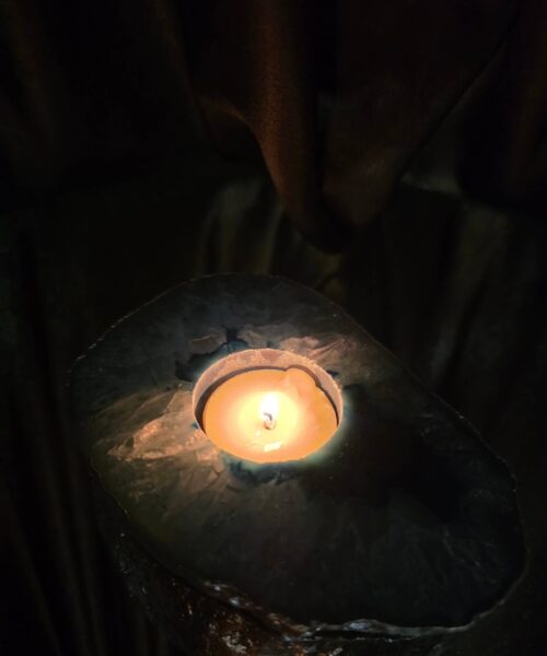 Large Blue Agate Slice 1 Handpicked 488g H2xW13xD9.5cm Microcrystalline Quartz Silver Gilded Tealight Candle Holder - Image 12