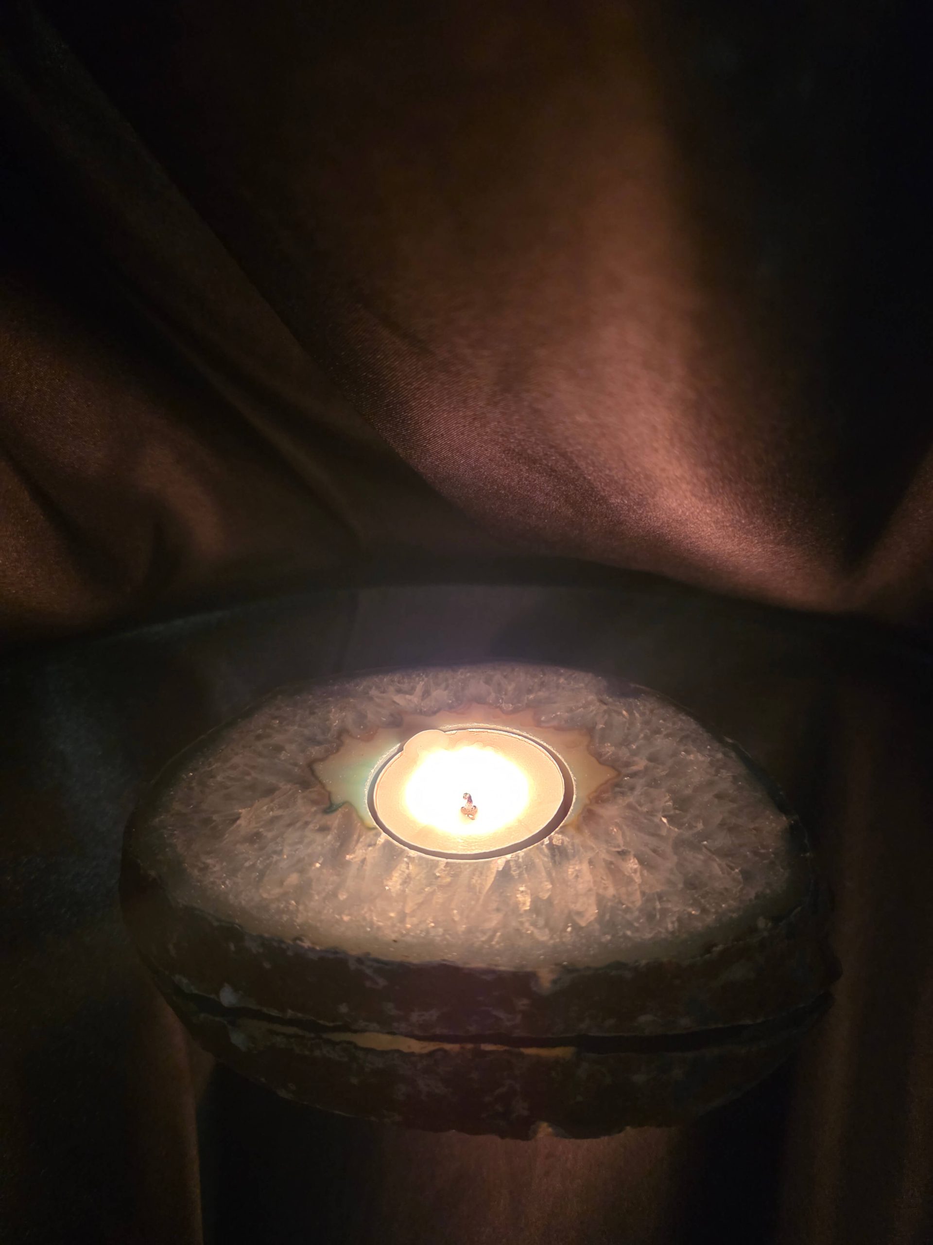 Teal Agate Slice 1 Handpicked 456g H2xW13.5xD10cm Microcrystalline Quartz Tealight Candle Holder Ornament - Image 12
