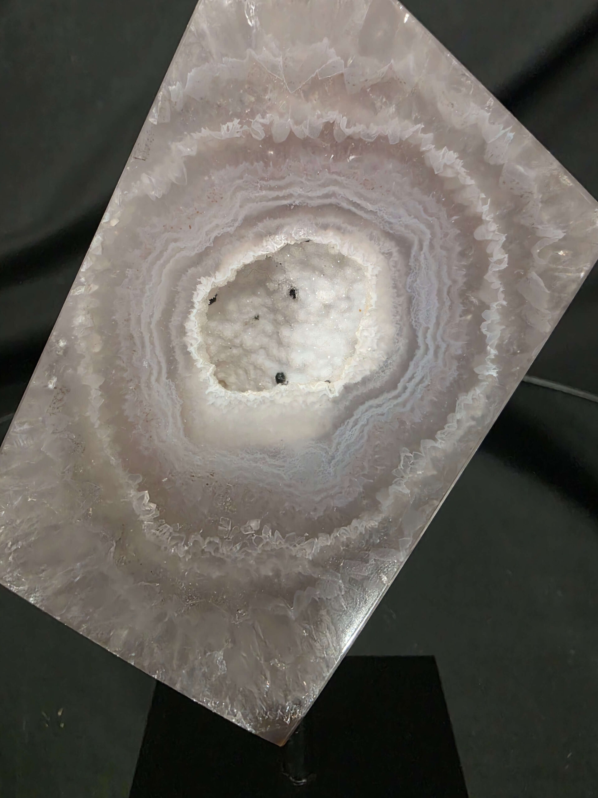 Luxury Natural Agate Cube 1 on Metal Stand 764g H16.5xW7xD5cm - Image 6
