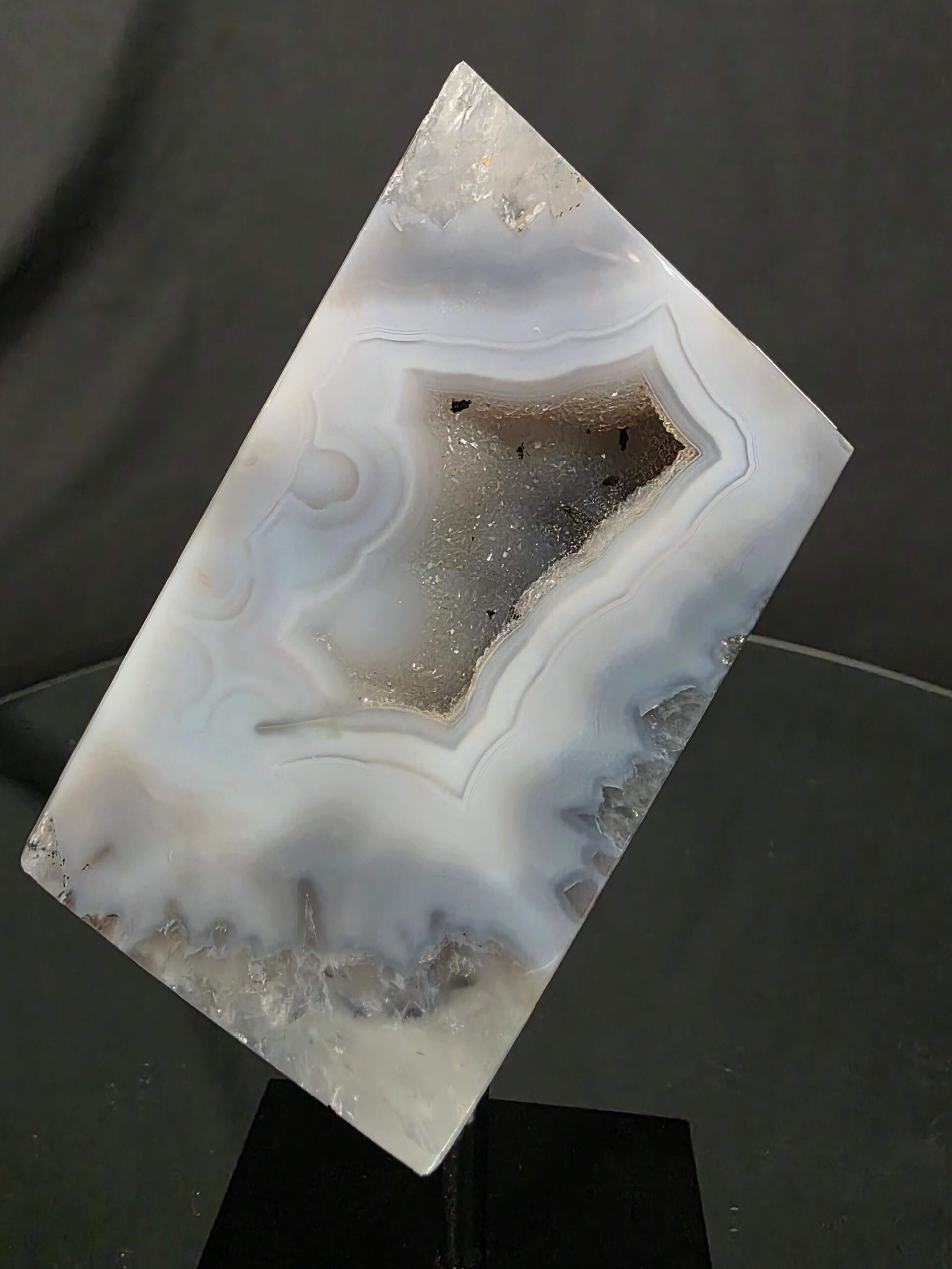 Luxury Natural Agate Cube 10 on Metal Stand 616g H16xW7xD5cm - Image 5