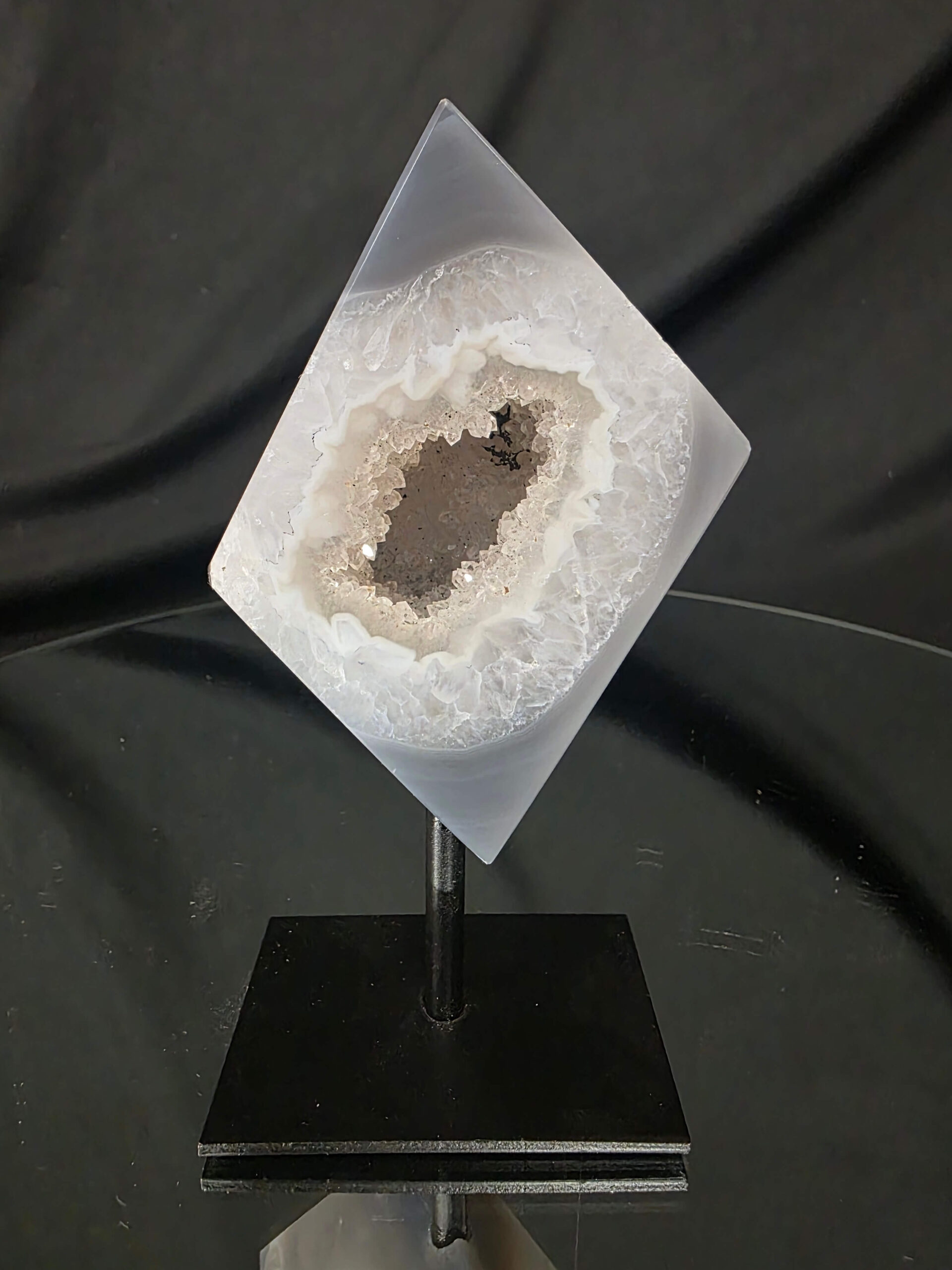 Luxury Natural Agate Cube 4 on Metal Stand 402g H14xW7xD5cm - Image 9