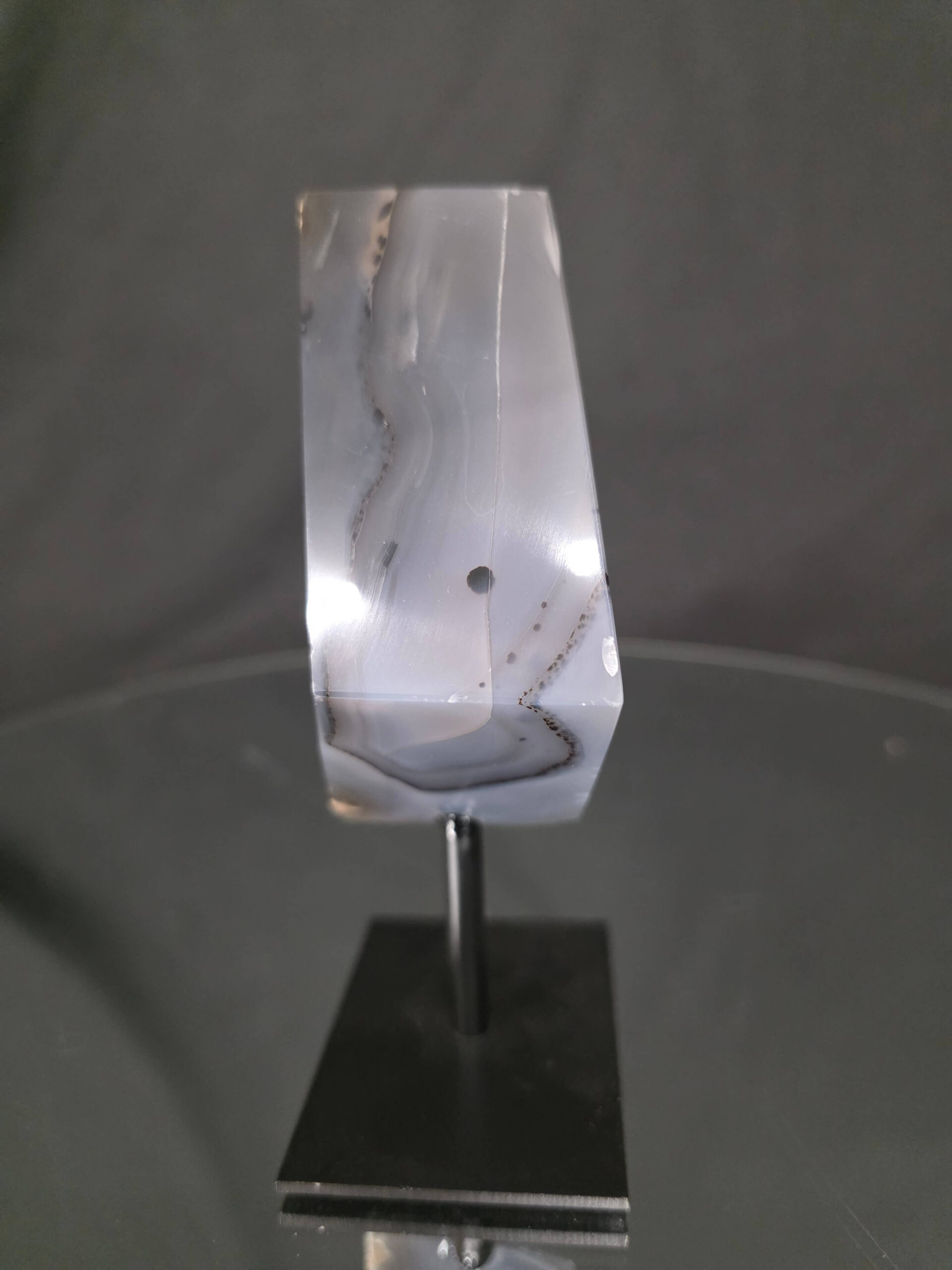 Luxury Natural Agate Cube 7 on Metal Stand 391g H13.5xW7xD5cm - Image 2