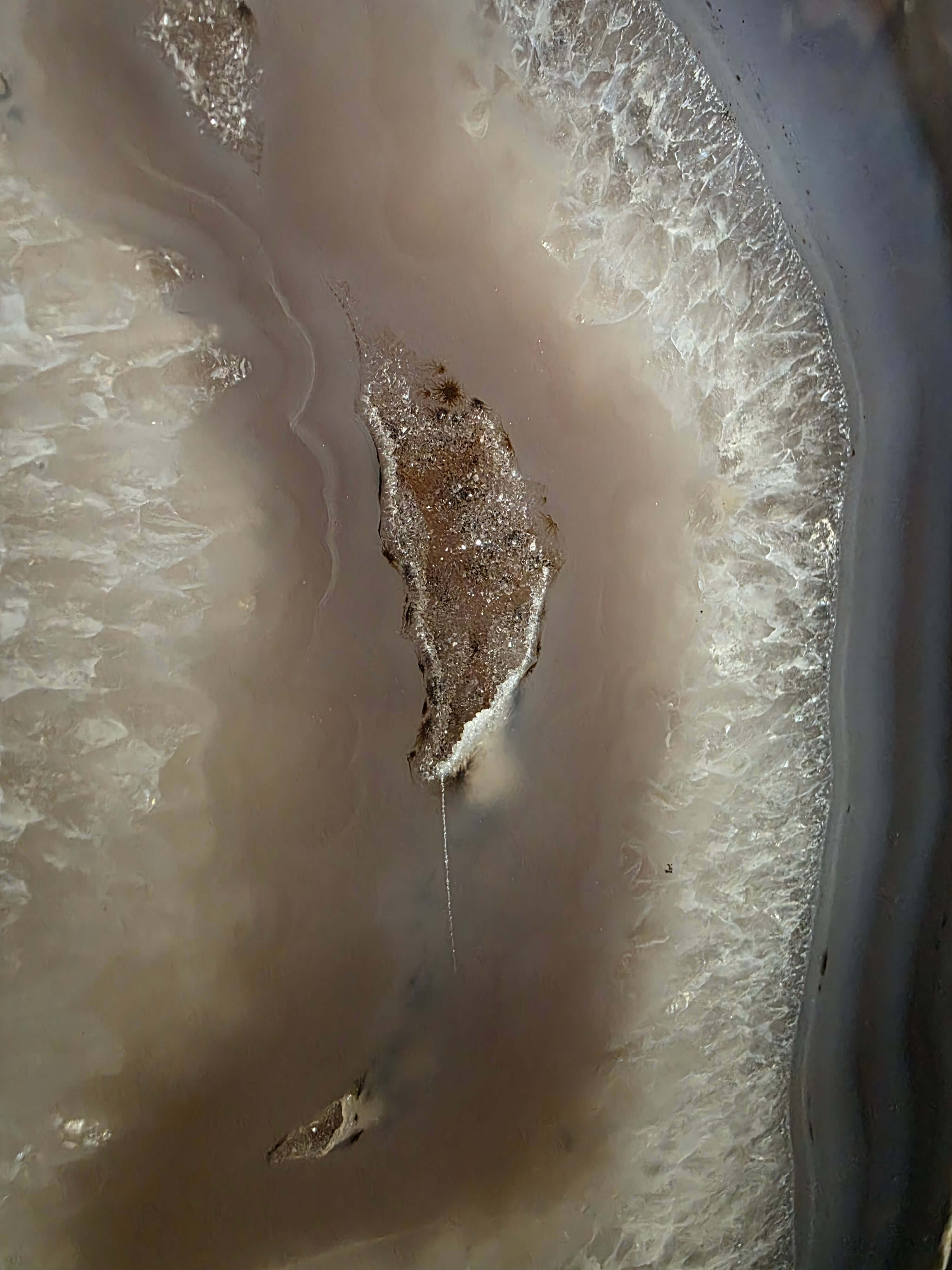 Large Premium Agate Natural Slice on Stand 26 – 3.214g - H39xW21xD12cm - Image 5