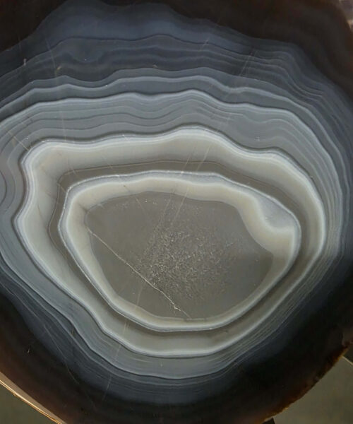 Large Premium Agate Natural Slice on Stand 31 – 2.455g - H35xW33.5xD12cm - Image 4