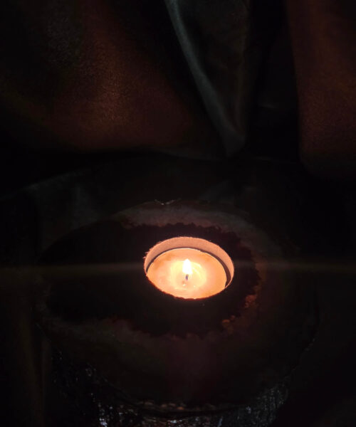 Large Black Agate Slice 2 Handpicked 521g H1.5xW13xD12.5cm Microcrystalline Quartz Silver Gilded Tealight Candle Holder - Image 11