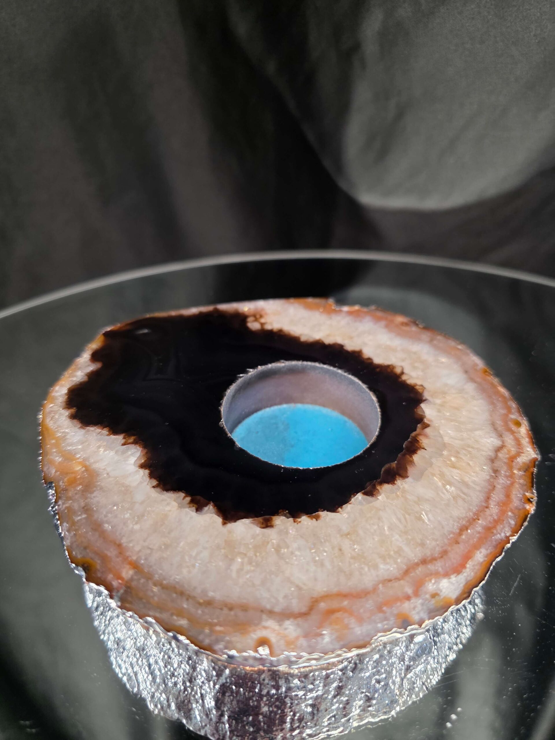 Large Black Agate Slice 2 Handpicked 521g H1.5xW13xD12.5cm Microcrystalline Quartz Silver Gilded Tealight Candle Holder - Image 3