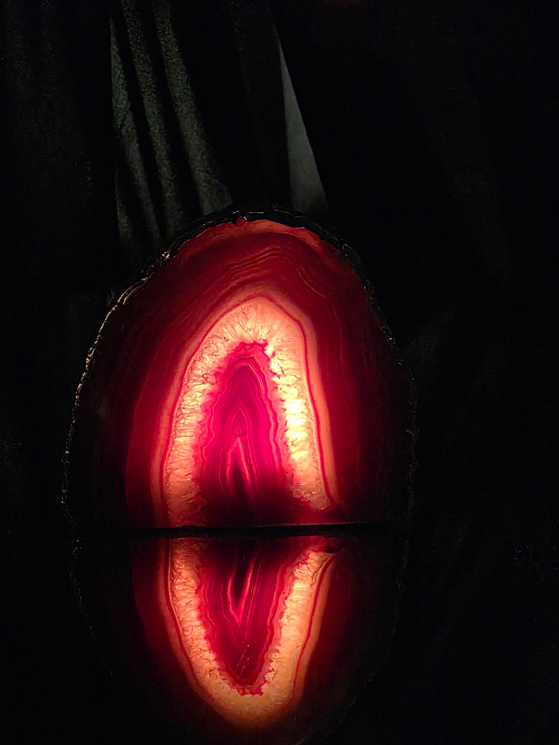 Large Pink Agate End Candle 3 Handpicked 851g H9xW10.5xD6.5cm Microcrystalline Quartz Silver Gilded Tealight Holder - Image 9