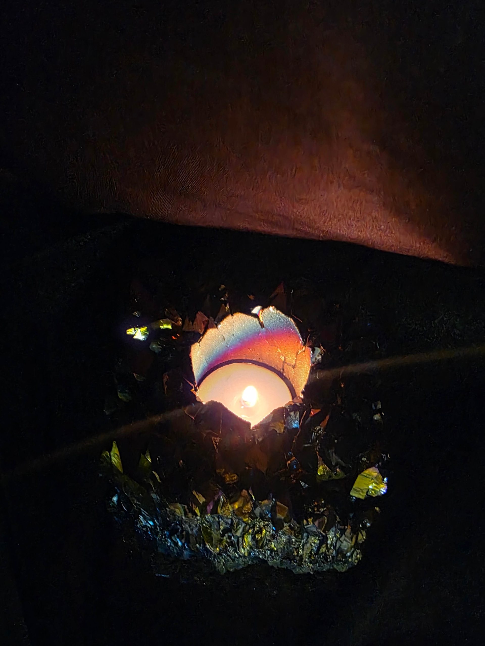 Rainbow Quartz Candle No. 2 Aura, Titanium, Point, Cluster, Gemstone Tealight Holder 694g H5xW10.5xD10cm - Image 10