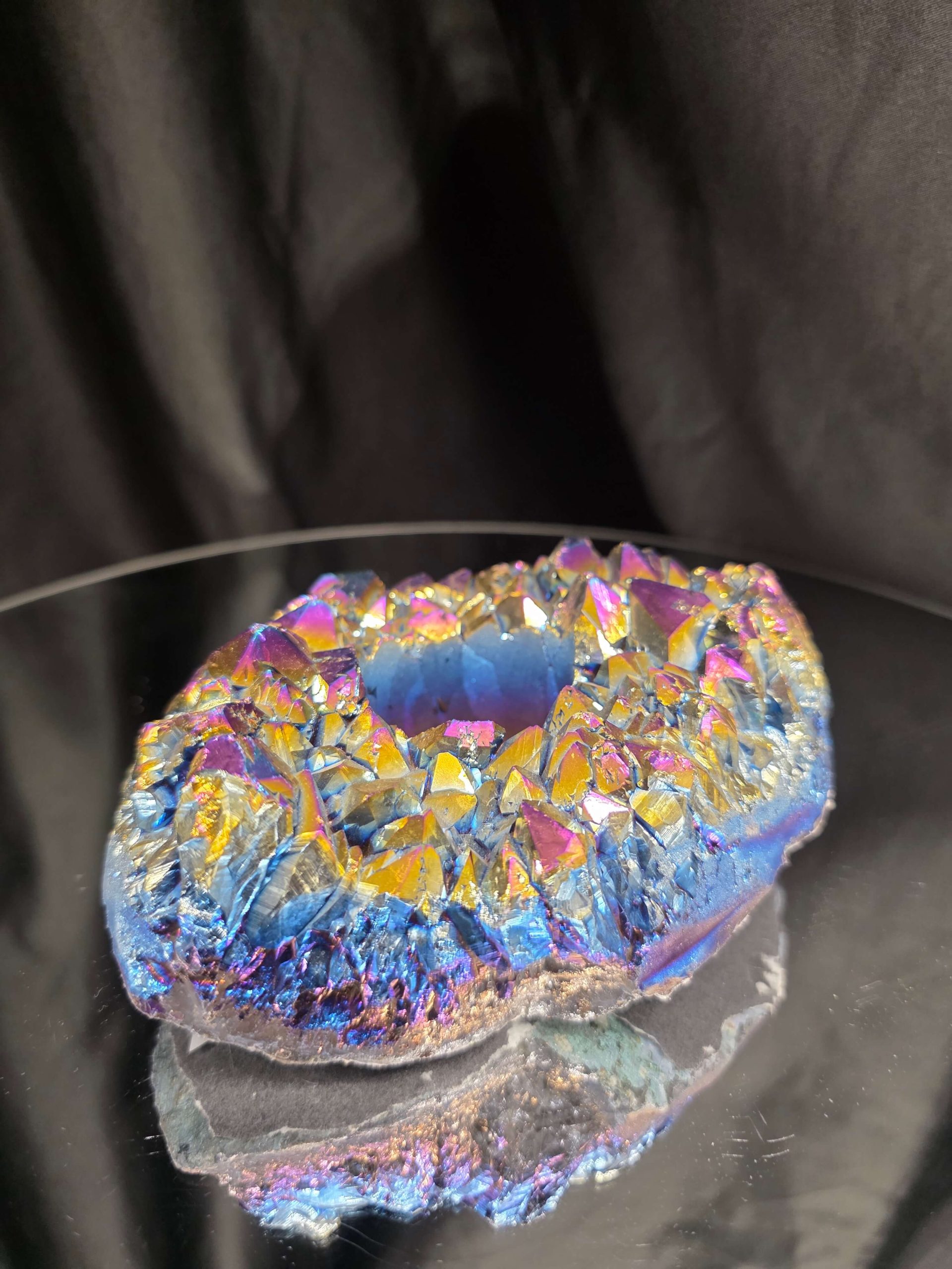 Rainbow Quartz Candle No. 5 Aura, Titanium, Point, Cluster, Gemstone Tealight Holder 703g H6xW12xD10cm - Image 4