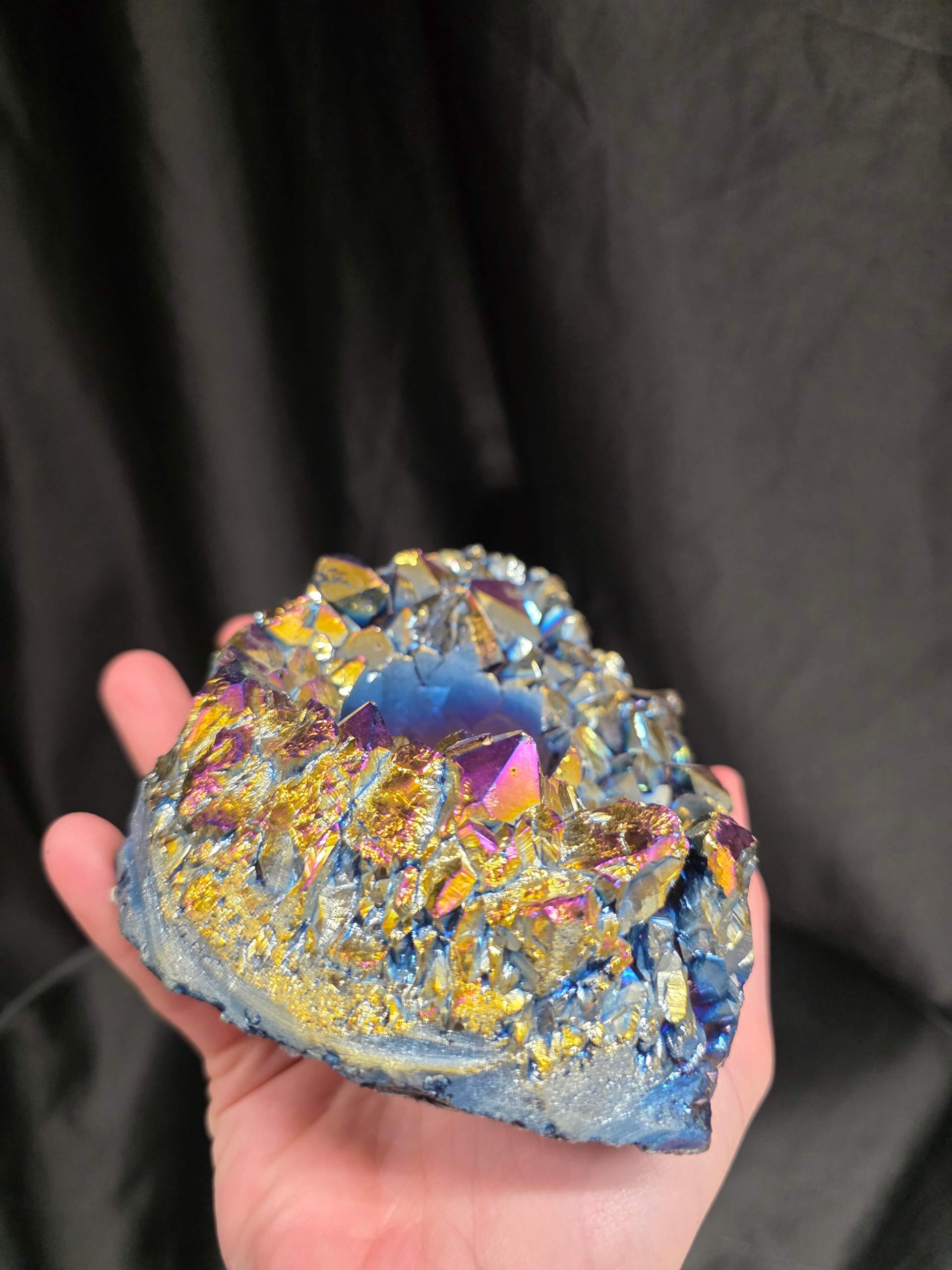 Rainbow Quartz Candle No. 5 Aura, Titanium, Point, Cluster, Gemstone Tealight Holder 703g H6xW12xD10cm - Image 8
