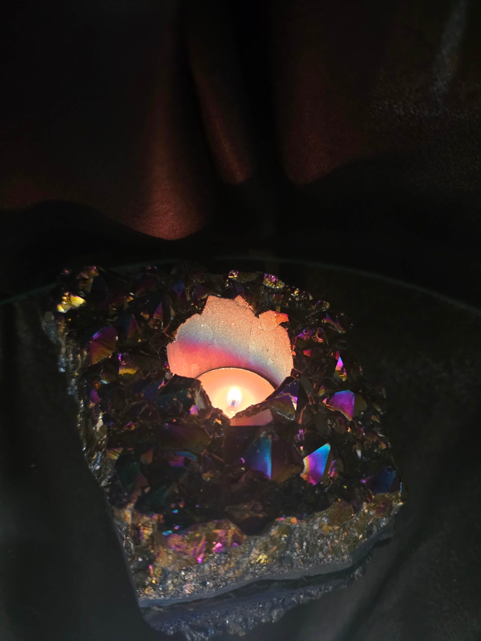 Rainbow Quartz Candle No. 4 Aura, Titanium, Point, Cluster, Gemstone Tealight Holder 969g H5.5xW15xD12cm - Image 13