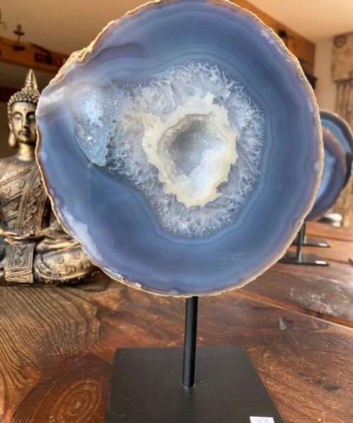 Premium Agate Geode on Stand 25 – 2560g - H23xW16xD7cm