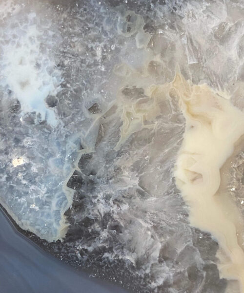 Premium Agate Geode on Stand 25 – 2560g - H23xW16xD7cm - Image 5