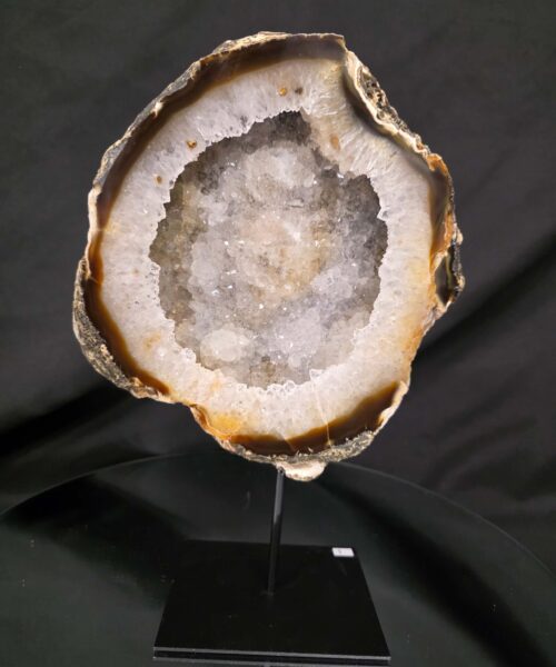 Alternative view of Premium Agate Geode on Stand 1 – 3.333g - H31xW20xD10cm
