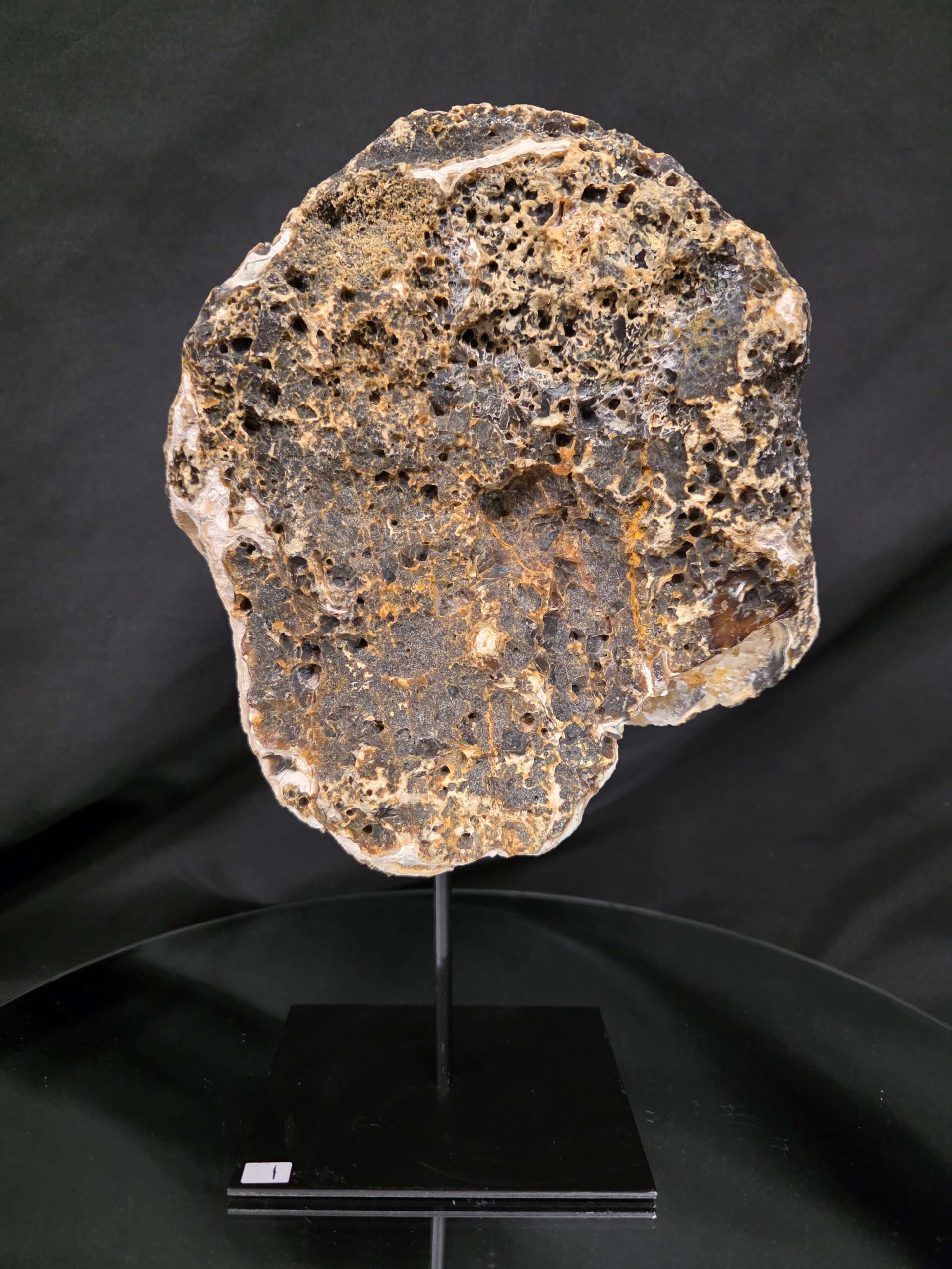 Premium Agate Geode on Stand 1 – 3.333g - H31xW20xD10cm - Image 4