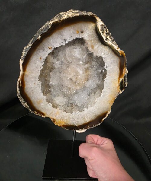 Premium Agate Geode on Stand 1 – 3.333g - H31xW20xD10cm - Image 7