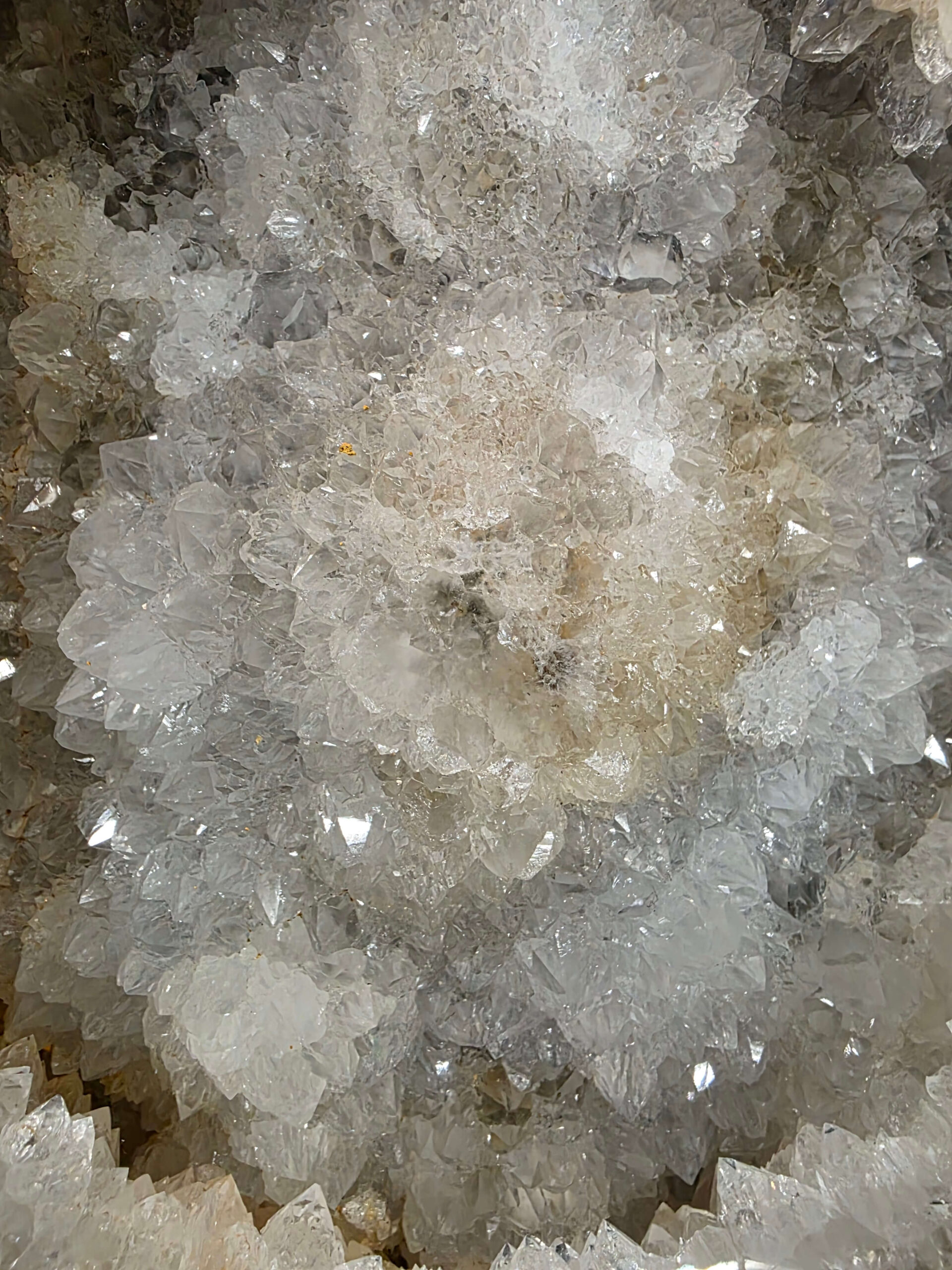 Premium Agate Geode on Stand 1 – 3.333g - H31xW20xD10cm - Image 8