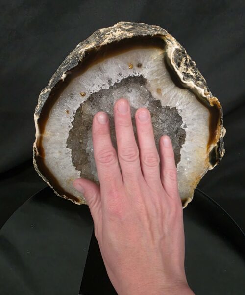 Premium Agate Geode on Stand 1 – 3.333g - H31xW20xD10cm - Image 9