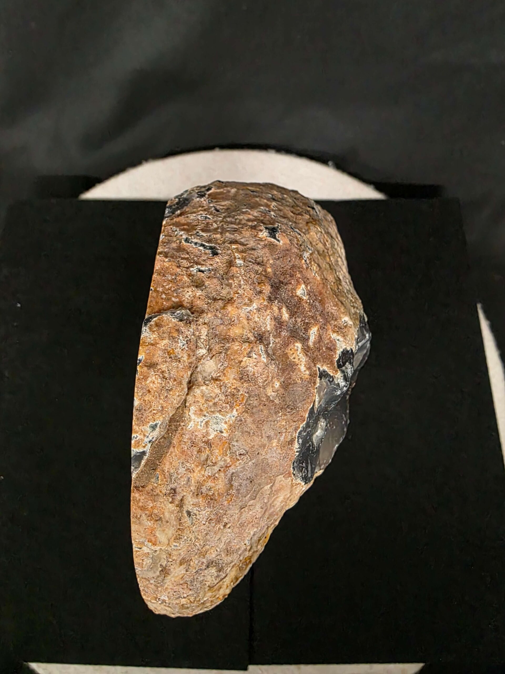 Premium Agate Geode on Stand 13 – 2.629g - H13xW16xD8cm - Image 8