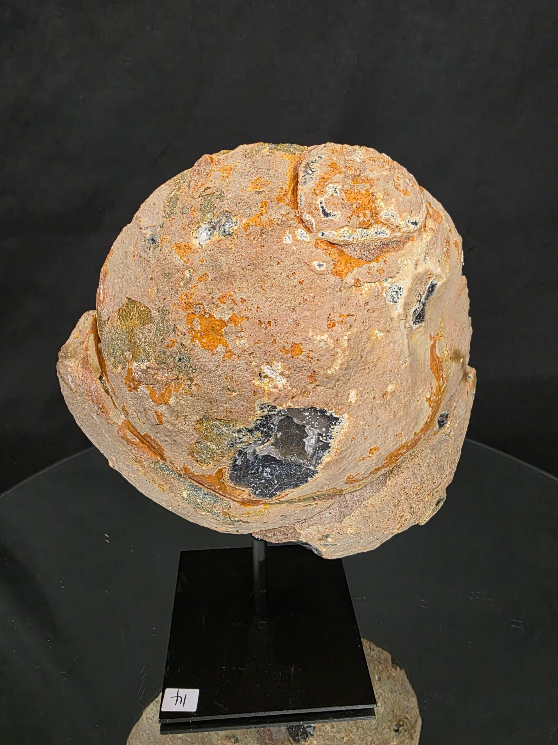 Premium Agate Geode on Stand 14 – 1.411g - H20xW16xD8cm - Image 6