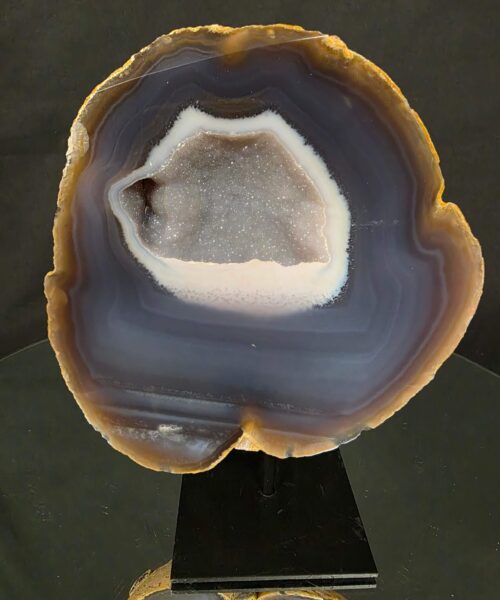 Premium Agate Geode on Stand 14 – 1.411g - H20xW16xD8cm - Image 4