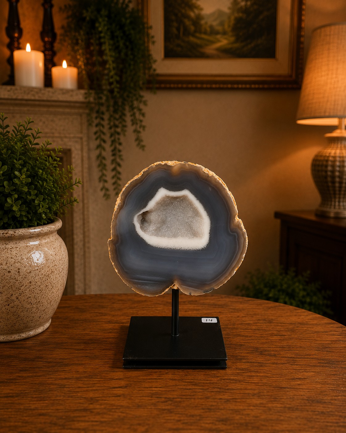 Premium Agate Geode on Stand 14 – 1.411g - H20xW16xD8cm