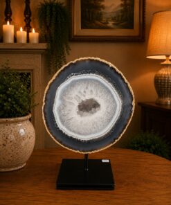 Premium Agate Geode on Stand 15 – 3.094g - H14xW15xD10cm