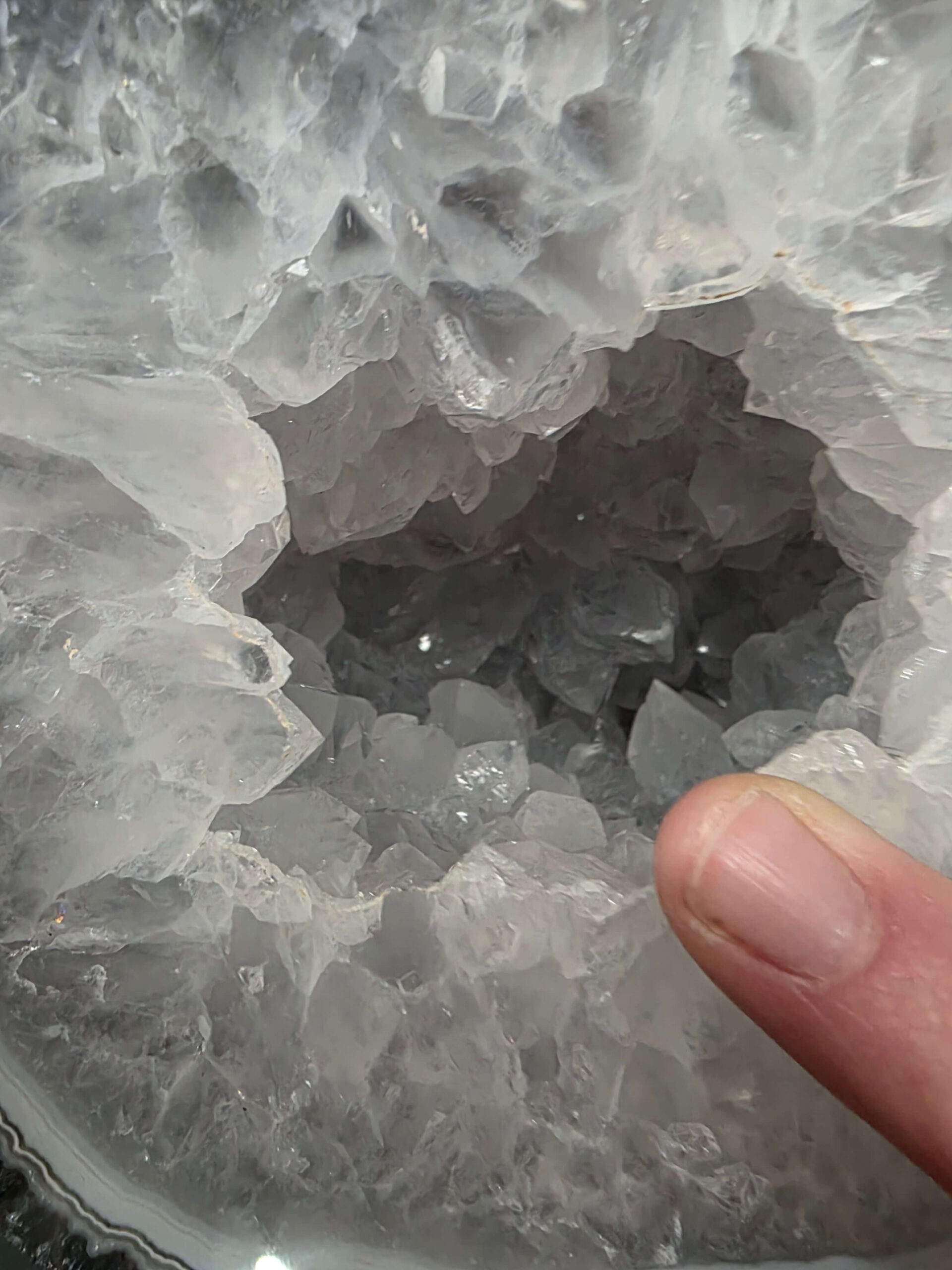 Premium Agate Geode on Stand 15 – 3.094g - H14xW15xD10cm - Image 6