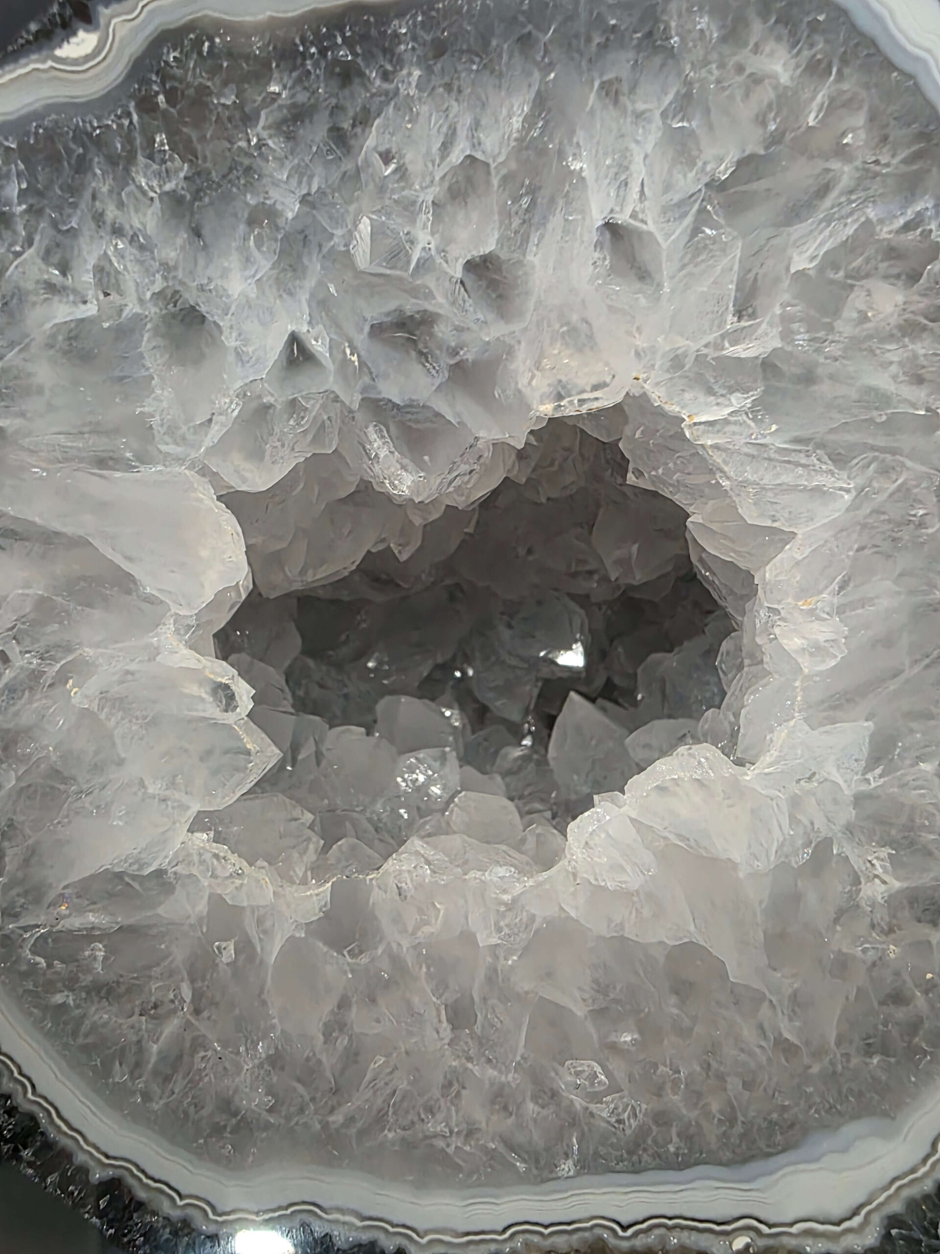 Premium Agate Geode on Stand 15 – 3.094g - H14xW15xD10cm - Image 7