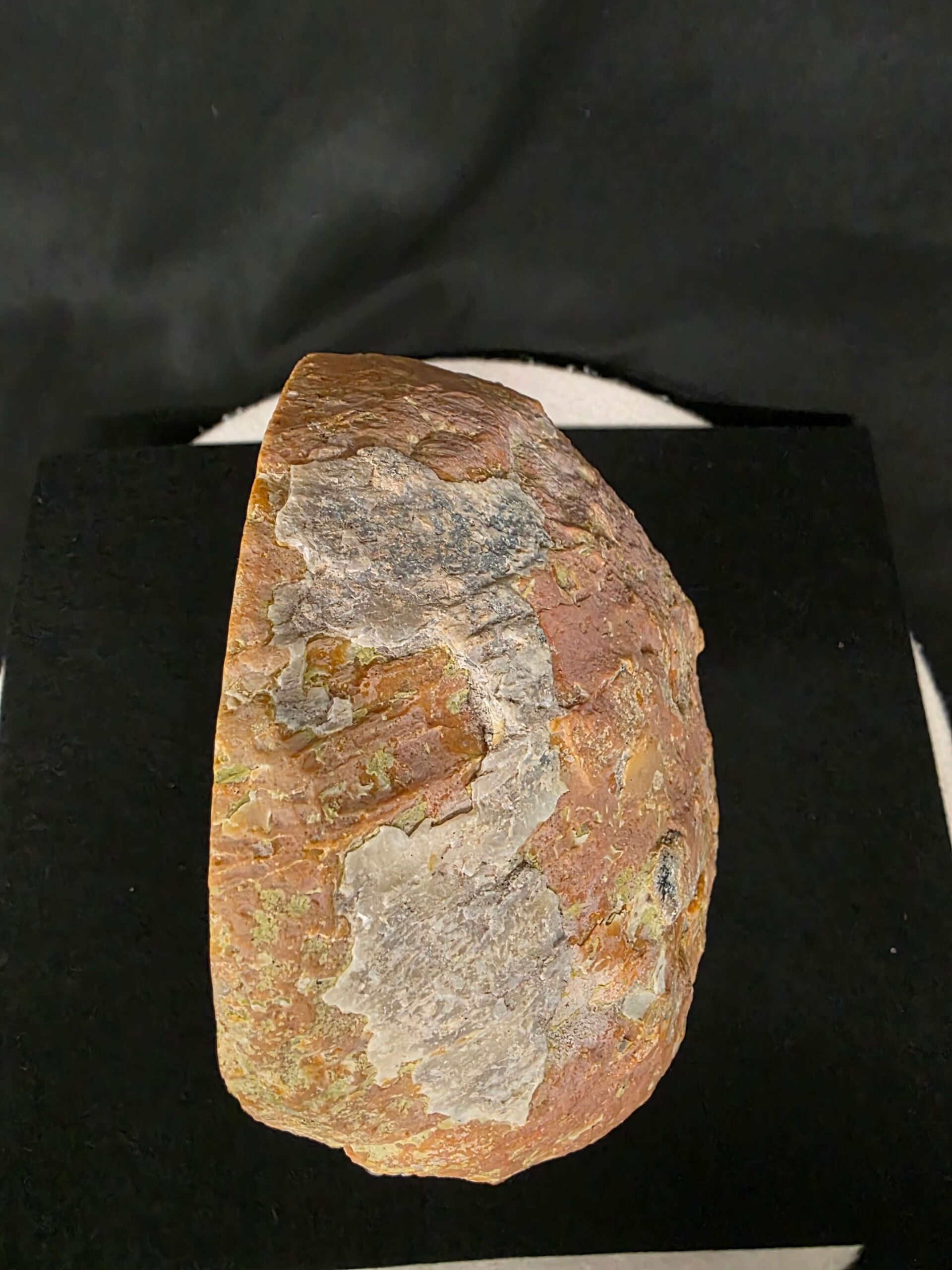 Premium Agate Geode on Stand 15 – 3.094g - H14xW15xD10cm - Image 9