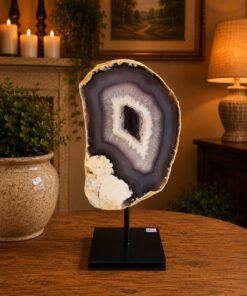 Premium Agate Geode on Stand 16 – 2.221g - H20xW9.5xD10cm