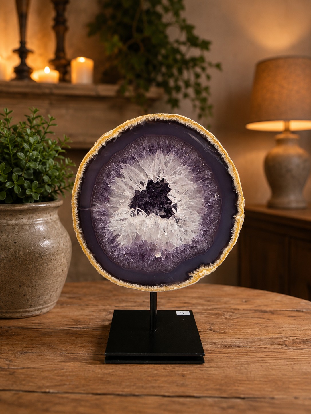 Premium Agate Geode on Stand 3 – 2.002g - H20xW13xD8cm