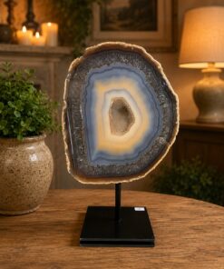 Premium Agate Geode on Stand 4 – 2.021g - H20xW13xD8cm